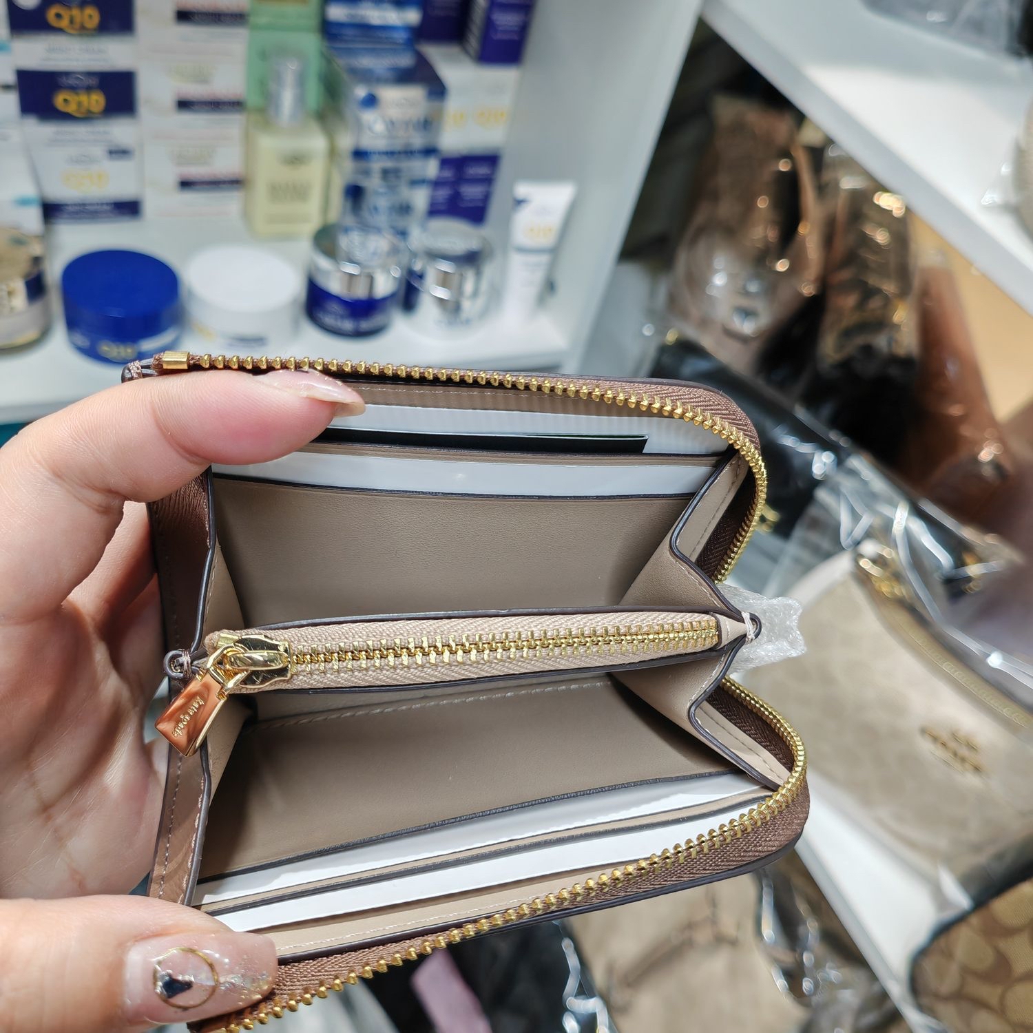 *🇺🇸美國直送Kate Spade銀包* ‼️