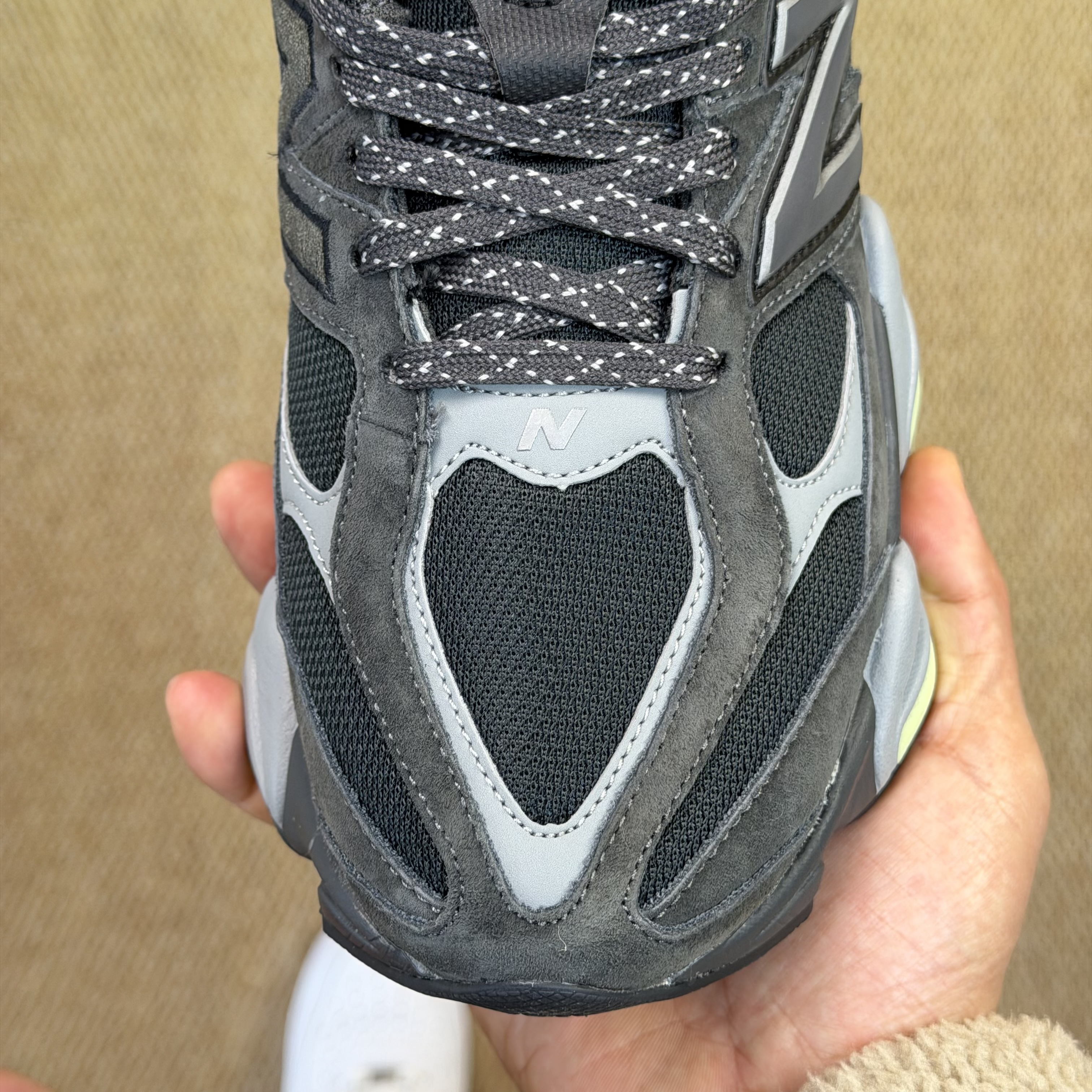 New Balance 9060 U90602P8