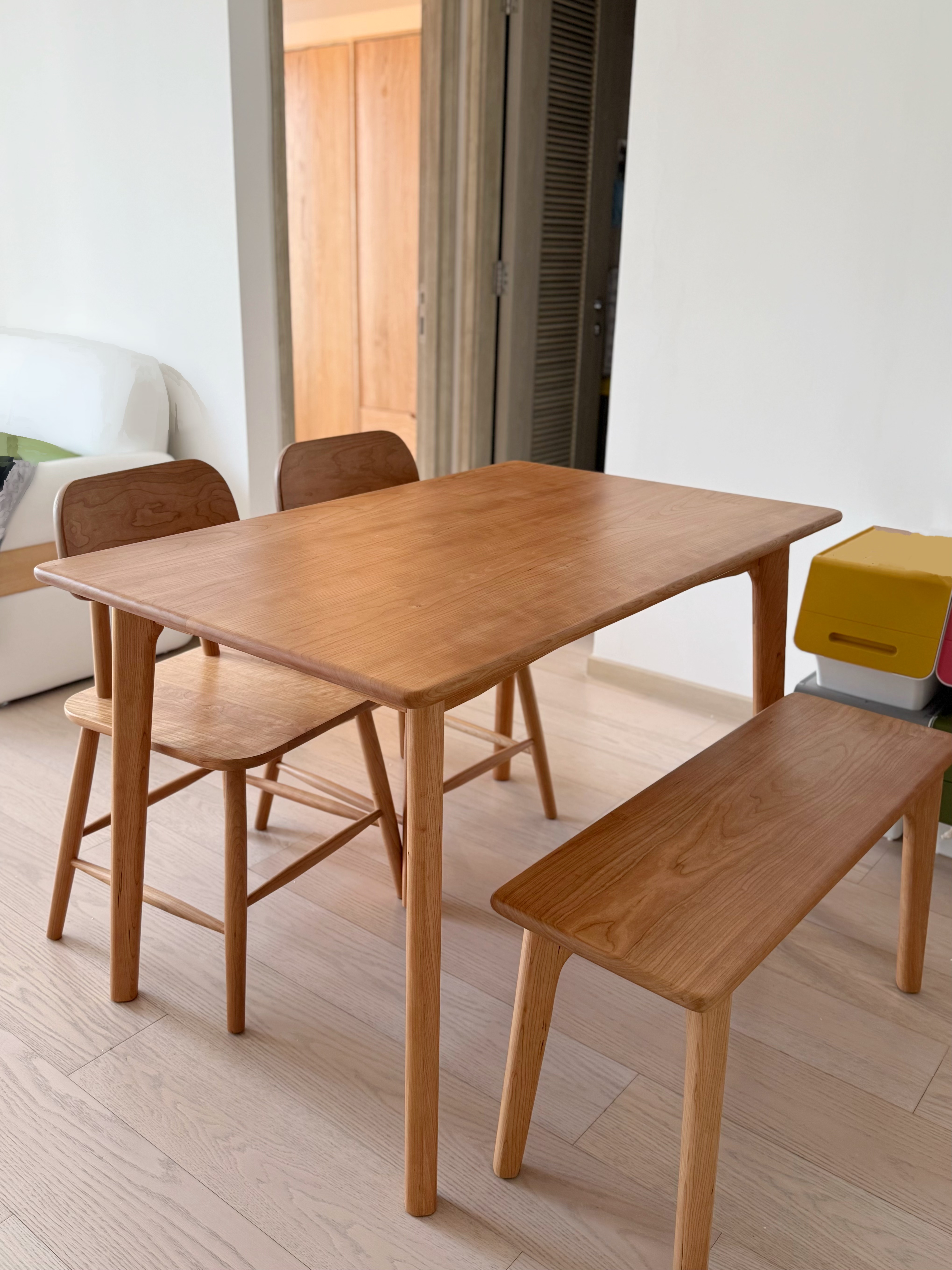 HANS Dining Table