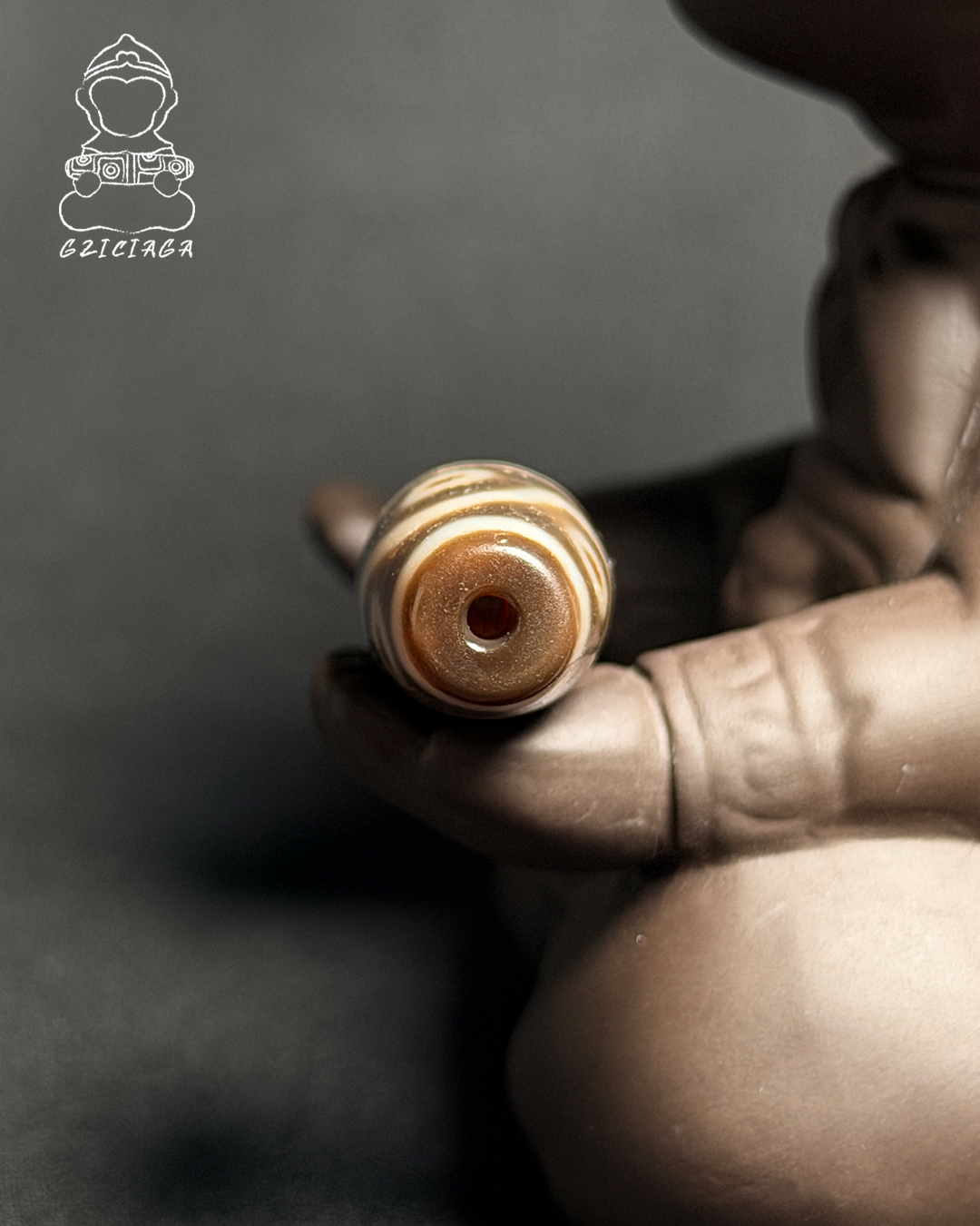 西藏至純水紋八眼天珠