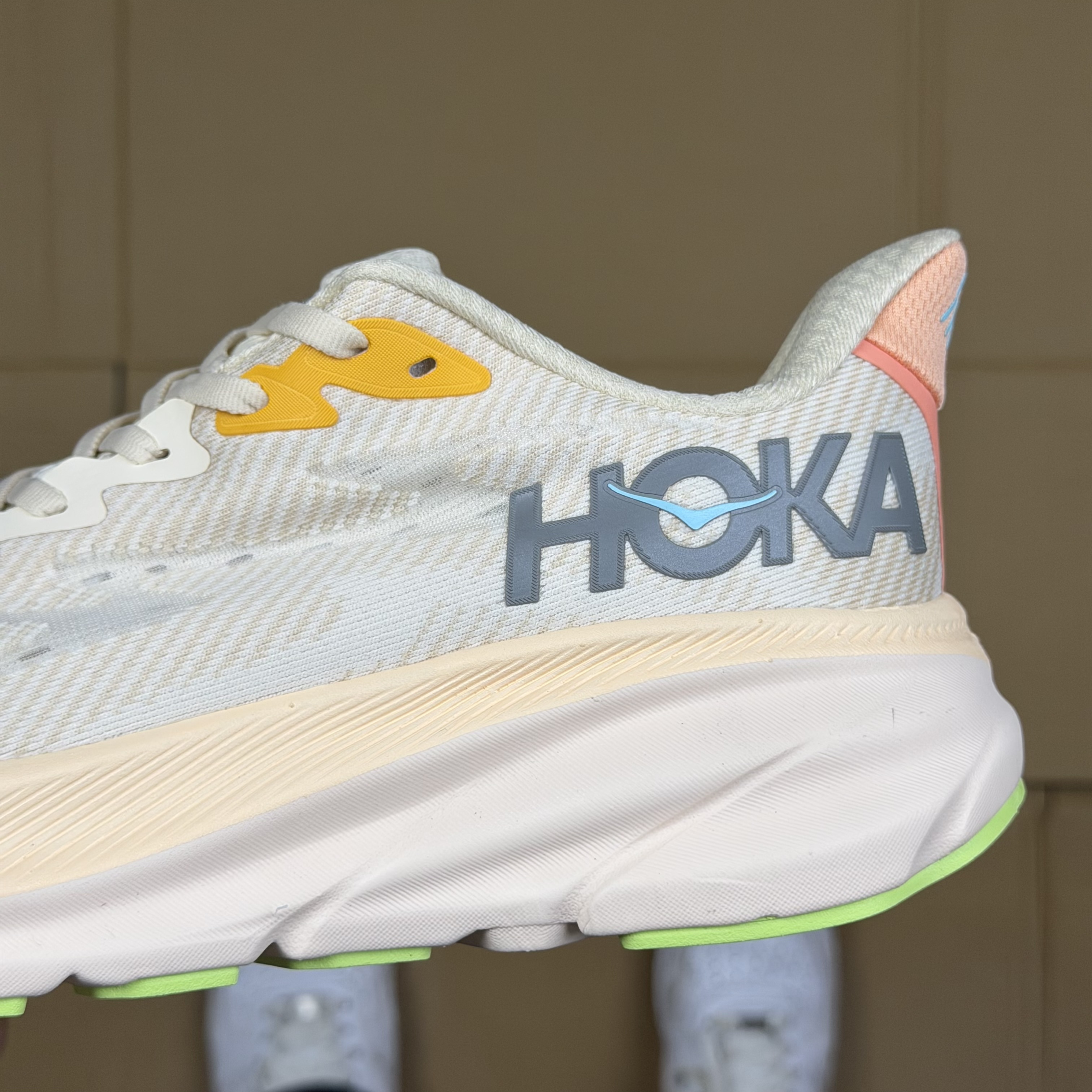 Hoka Clifton 9