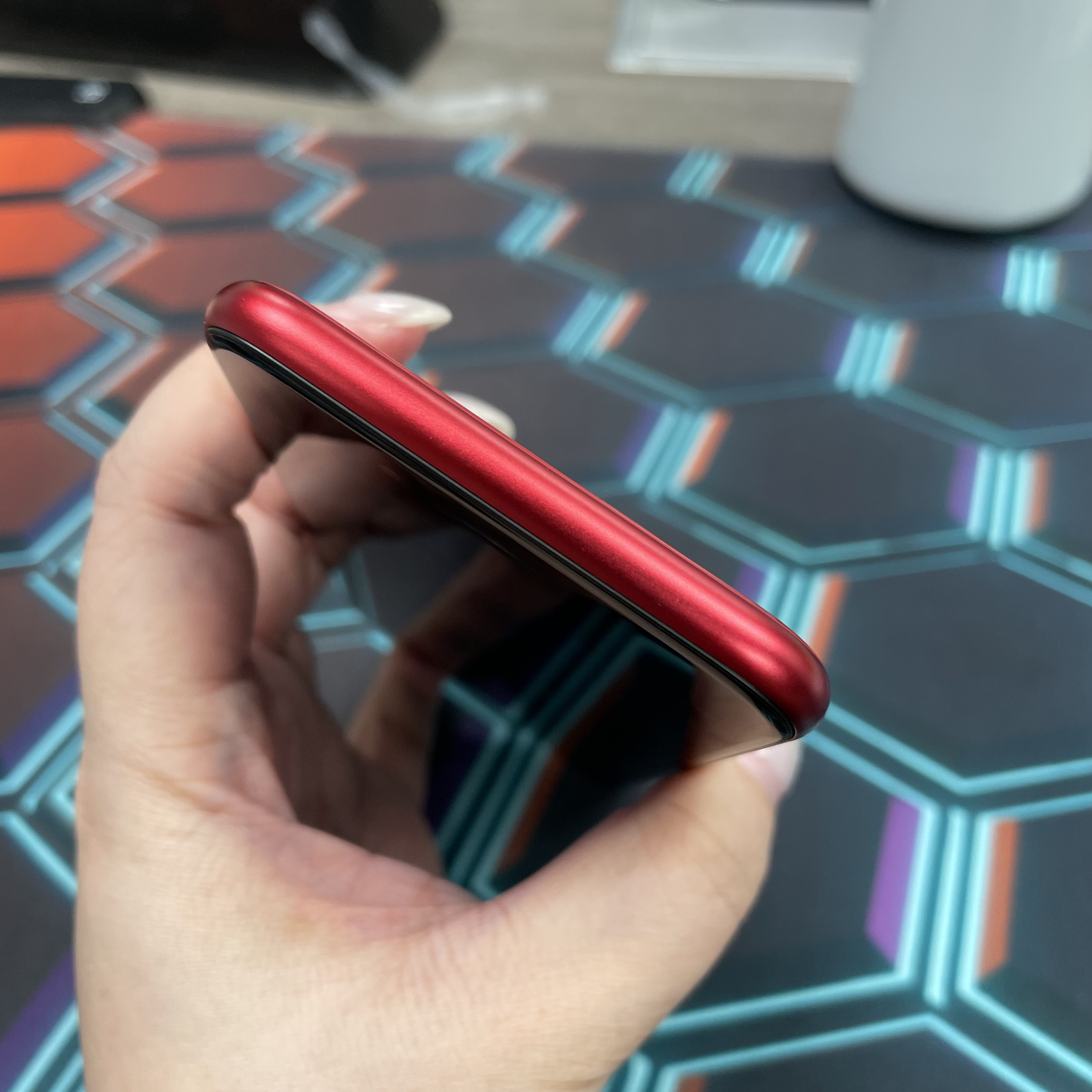 *6631 SE2 完美機 64GB 電76 紅色 red