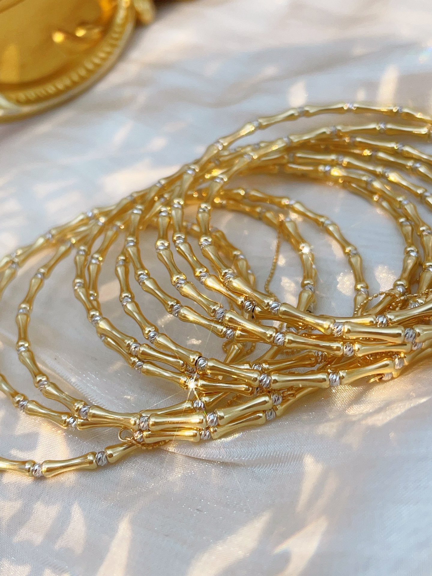 18K Gold Bamboo Segment Bangle N091159