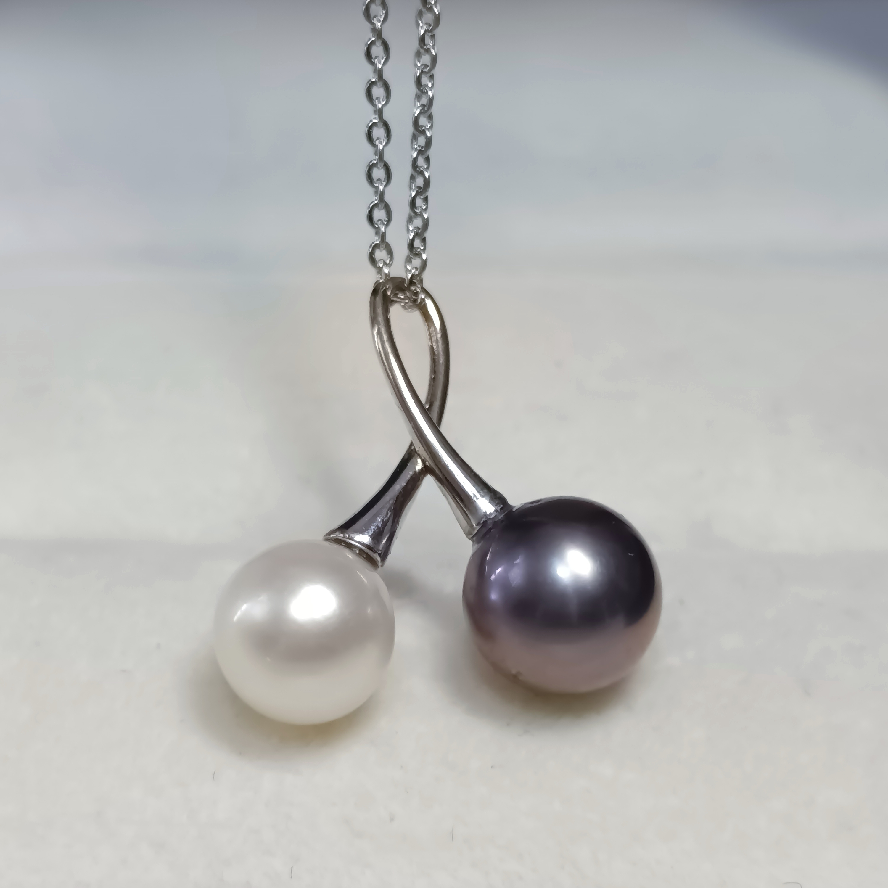 特價品‼️正圓強光日本akoya+大溪地孔雀紫海水珍珠s925銀雙珠吊墜（送注白金鍊）