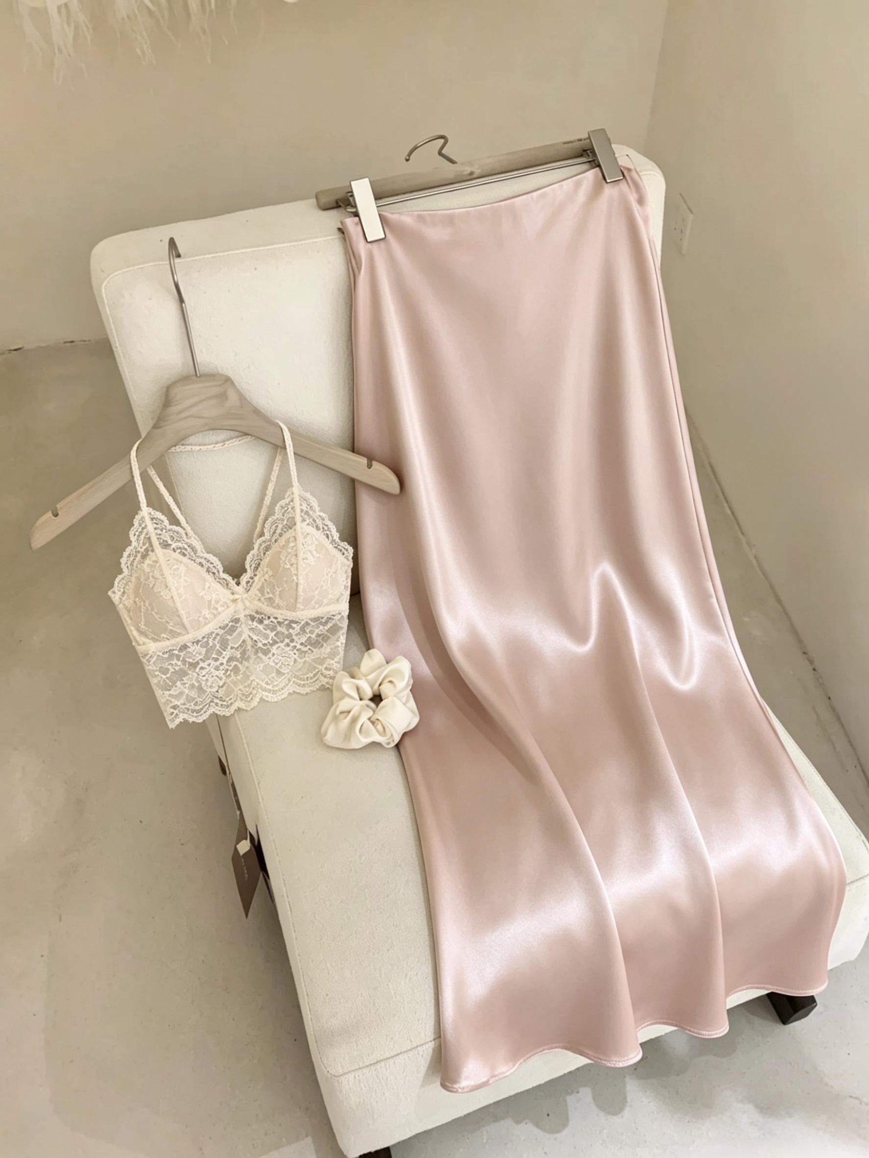 1728 SATIN HIGH WAIST MAXI SKIRT 缎面高腰垂感长裙