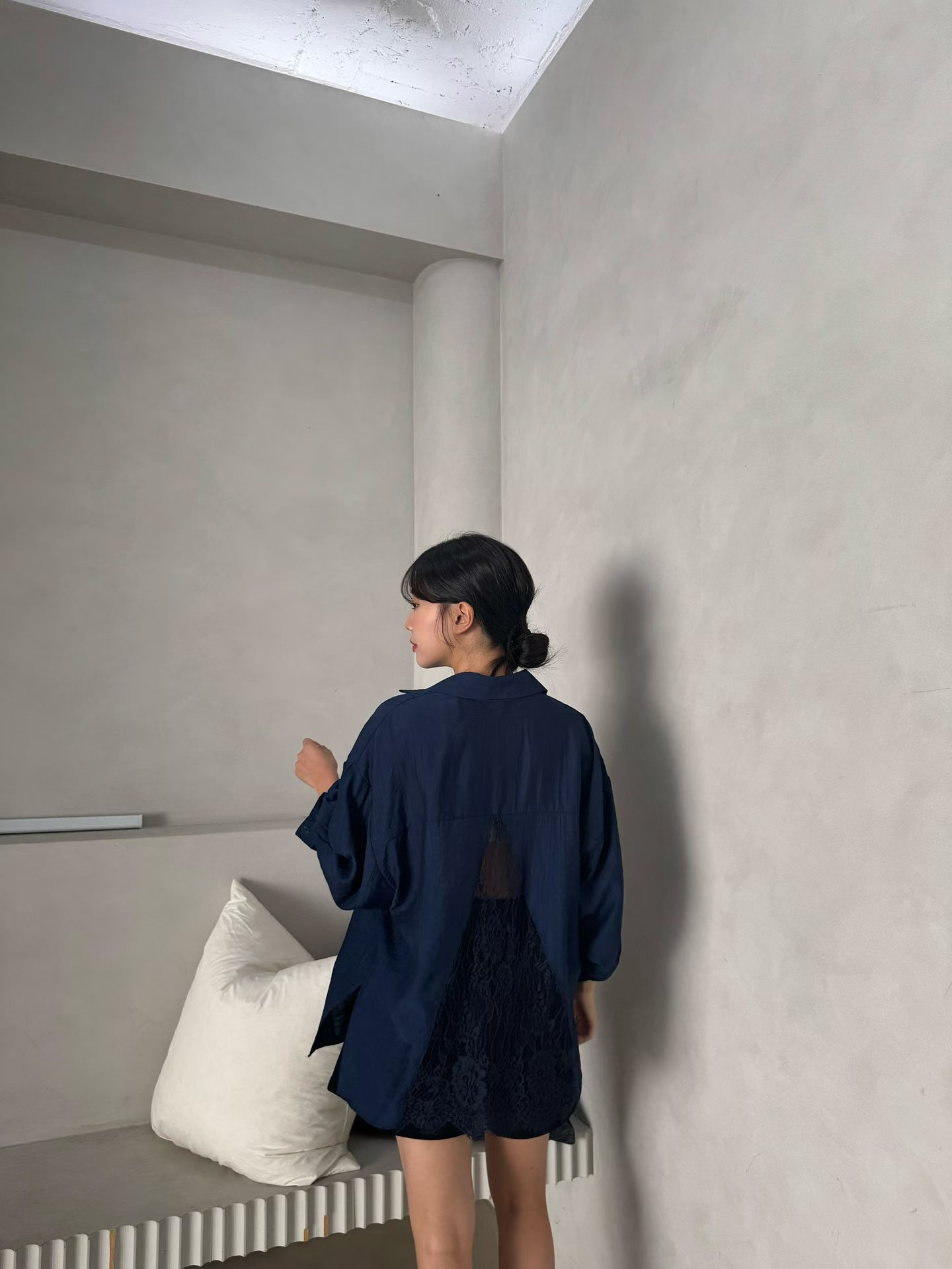 MA16 後背透肌蕾絲拼接寬鬆襯衫