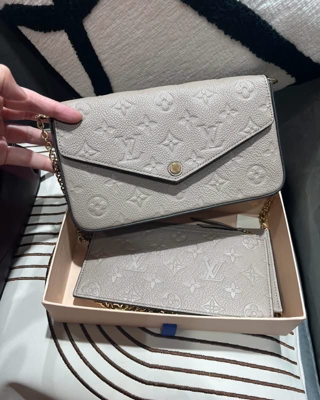 LV Felicie Pochette  三合一 M68697 米色牛皮壓紋斜背鏈條肩背包 100%Authentic,98%new ✅chain✅dust bag ✅box 