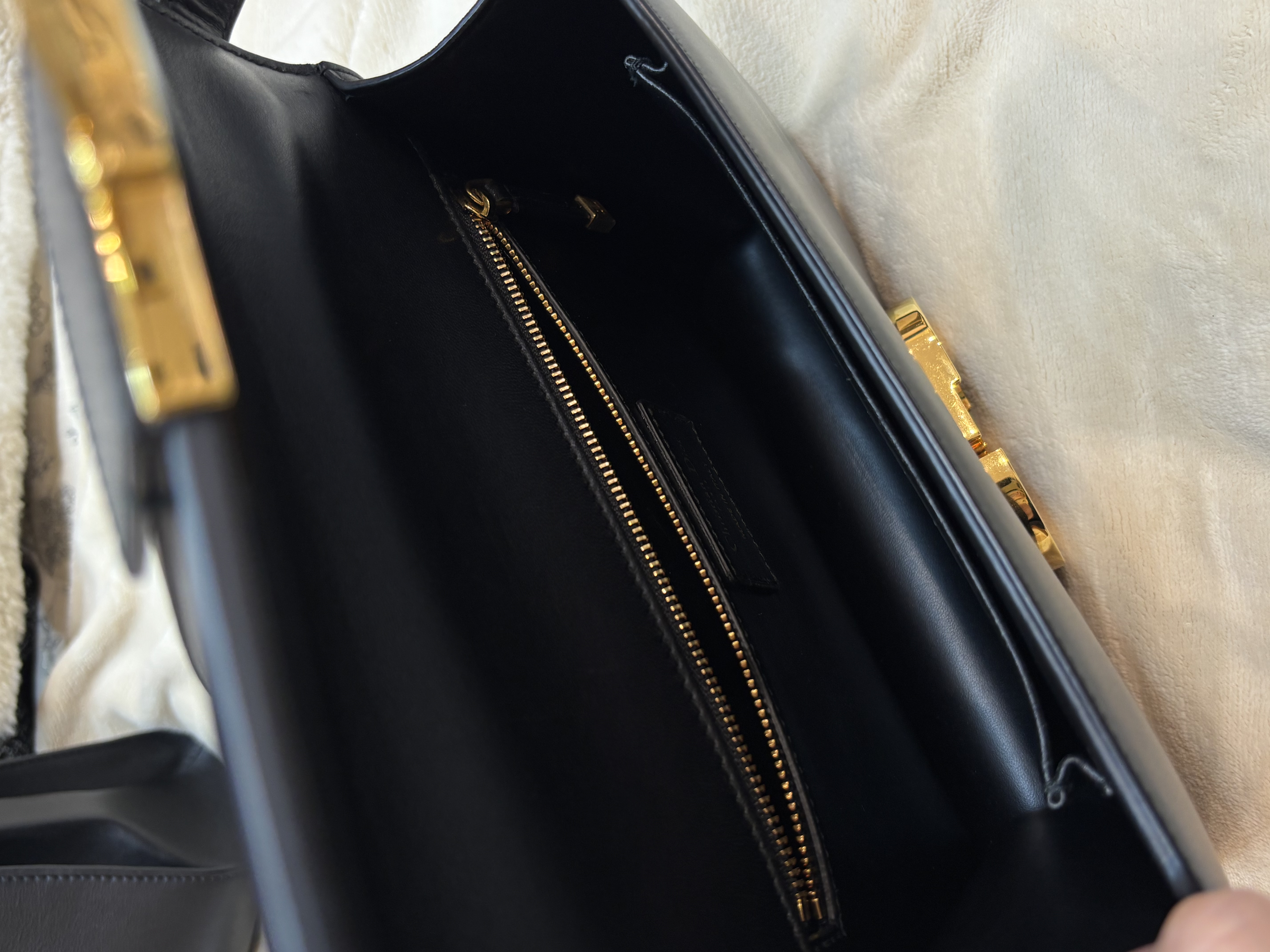 Dior Montaigne 30 Crossbody Bag 黑金 100%Authentic, 90%New ✅ certificate