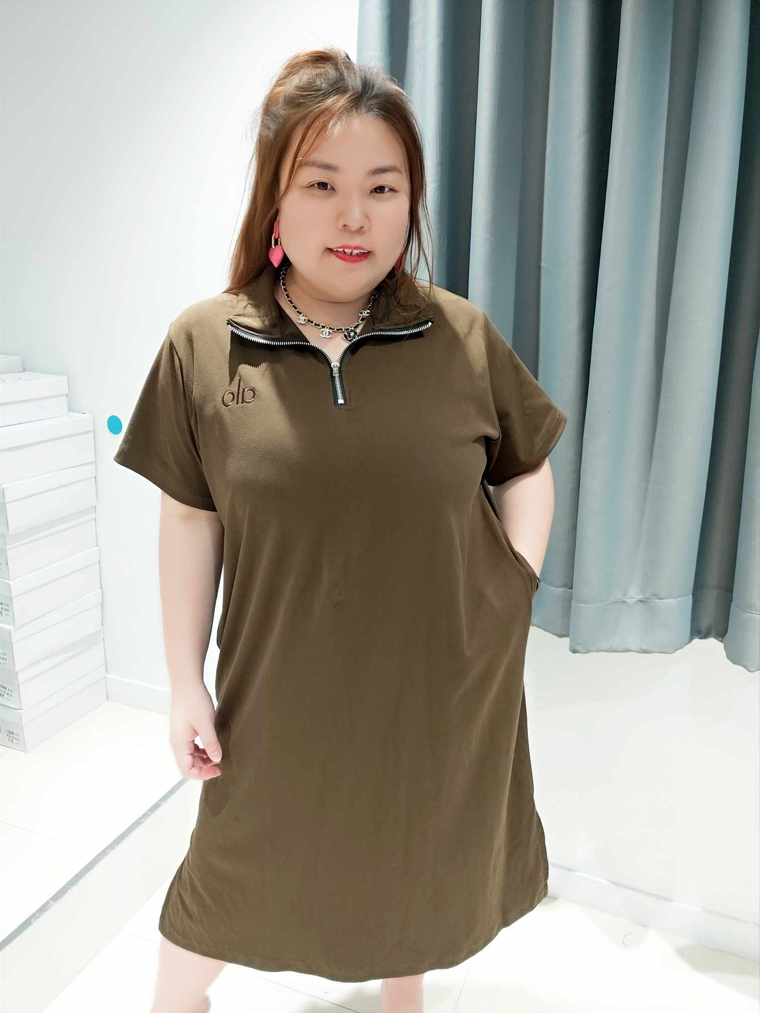 DOA13  Alo拉链设计单色连身裙