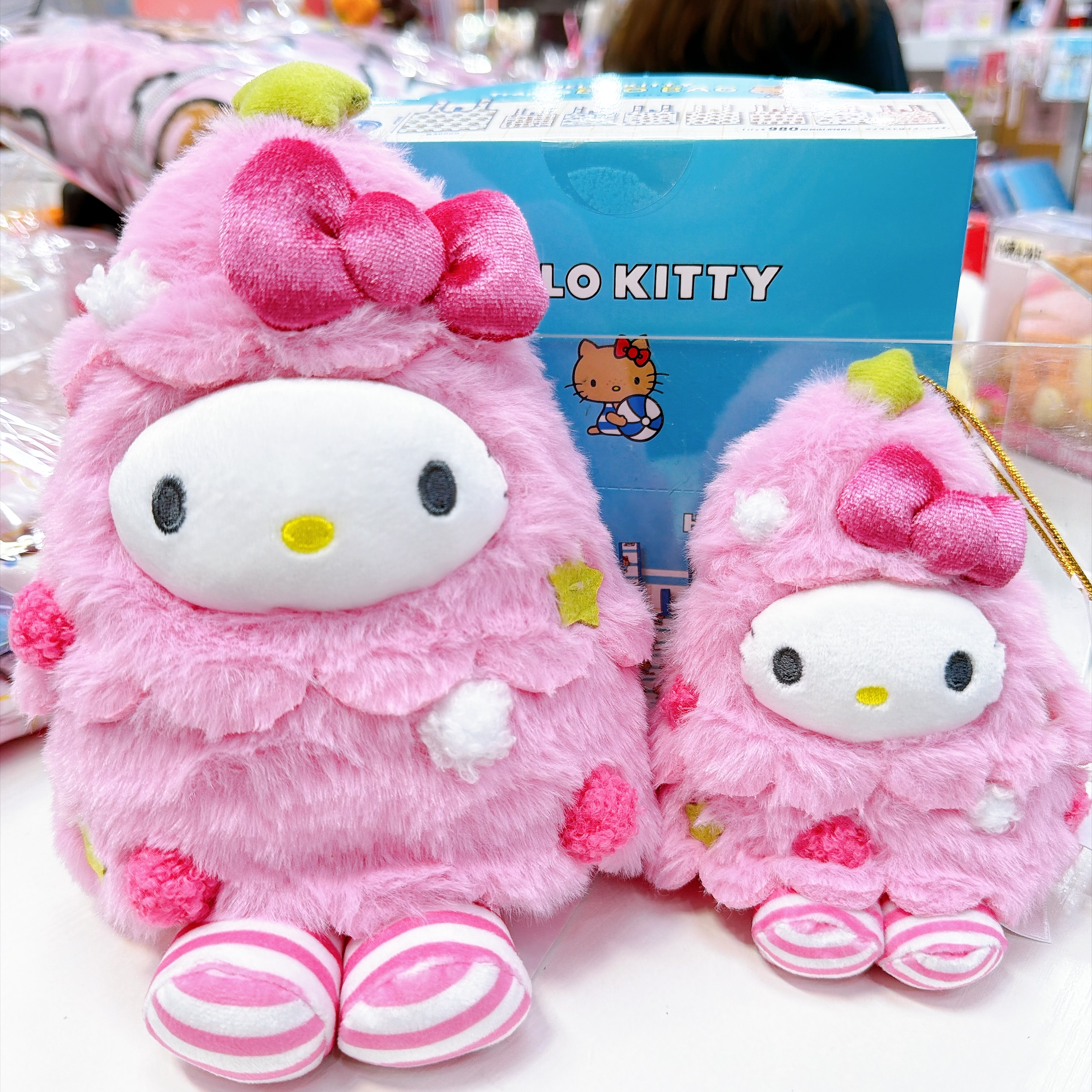 原裝行貨 Kitty粉紅聖誕節系列公仔掛飾