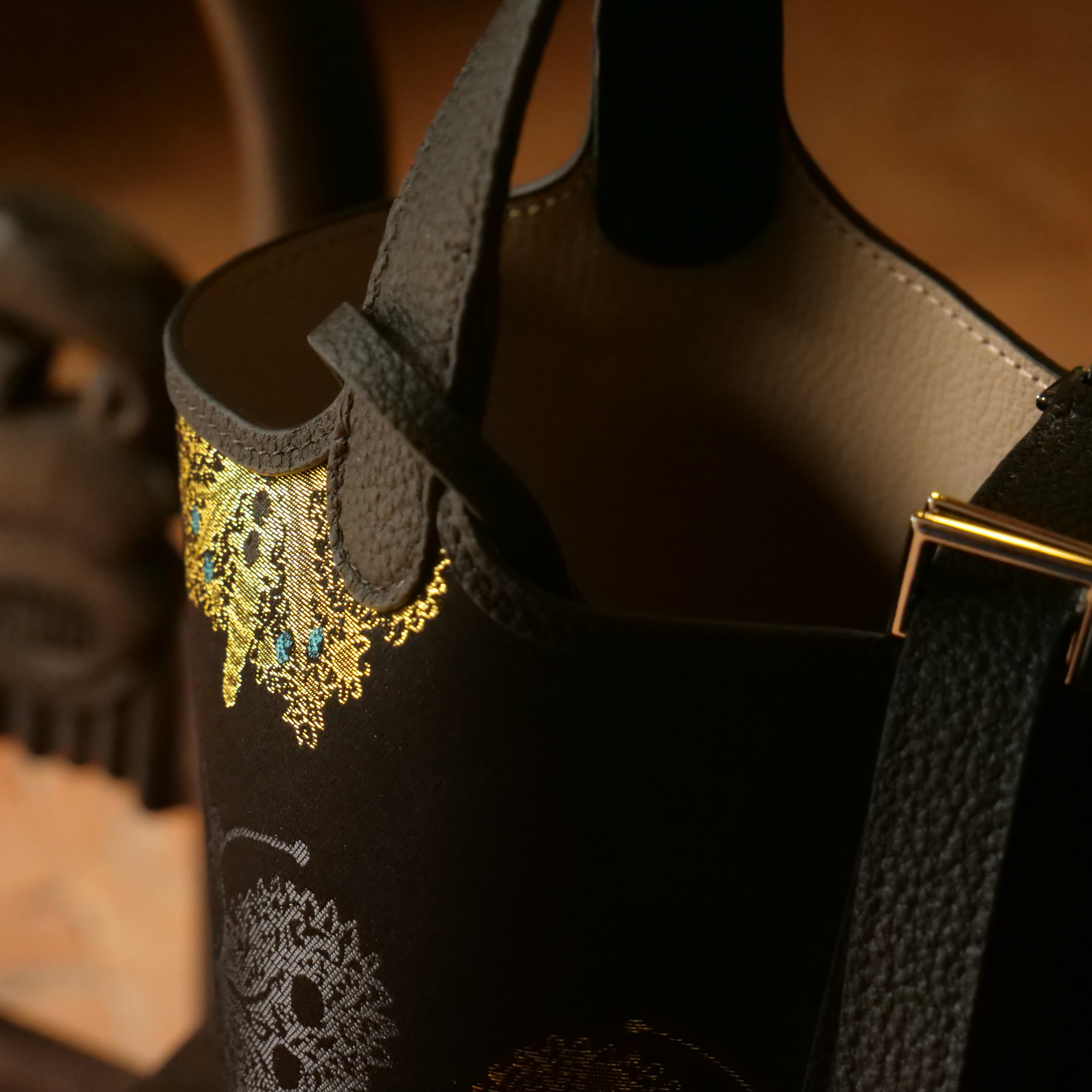 宋錦∞黑金蝴蝶牛皮水桶袋