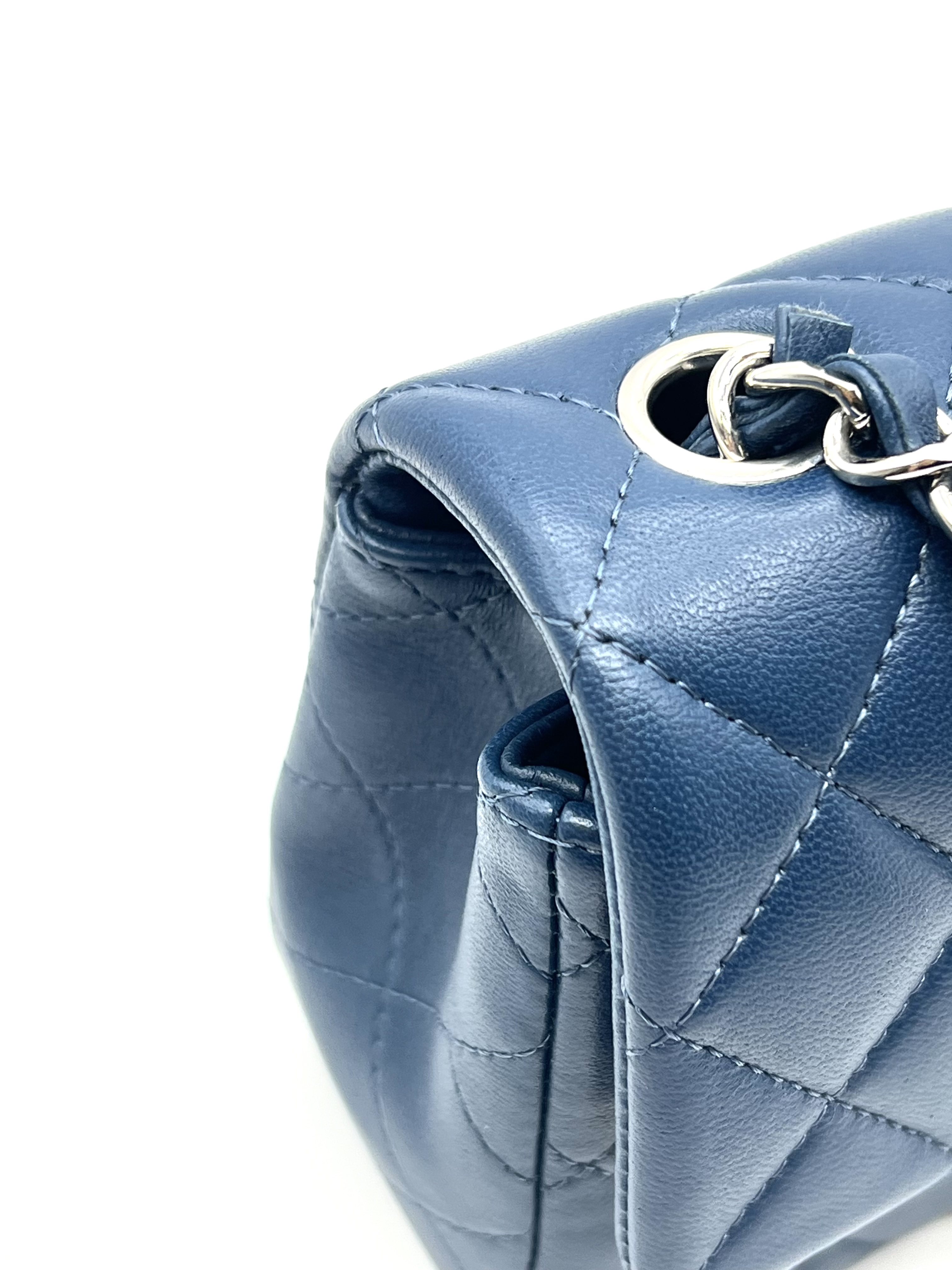 Pre-Owned CHANEL Classic Flag Bag / Product Code: 26043010