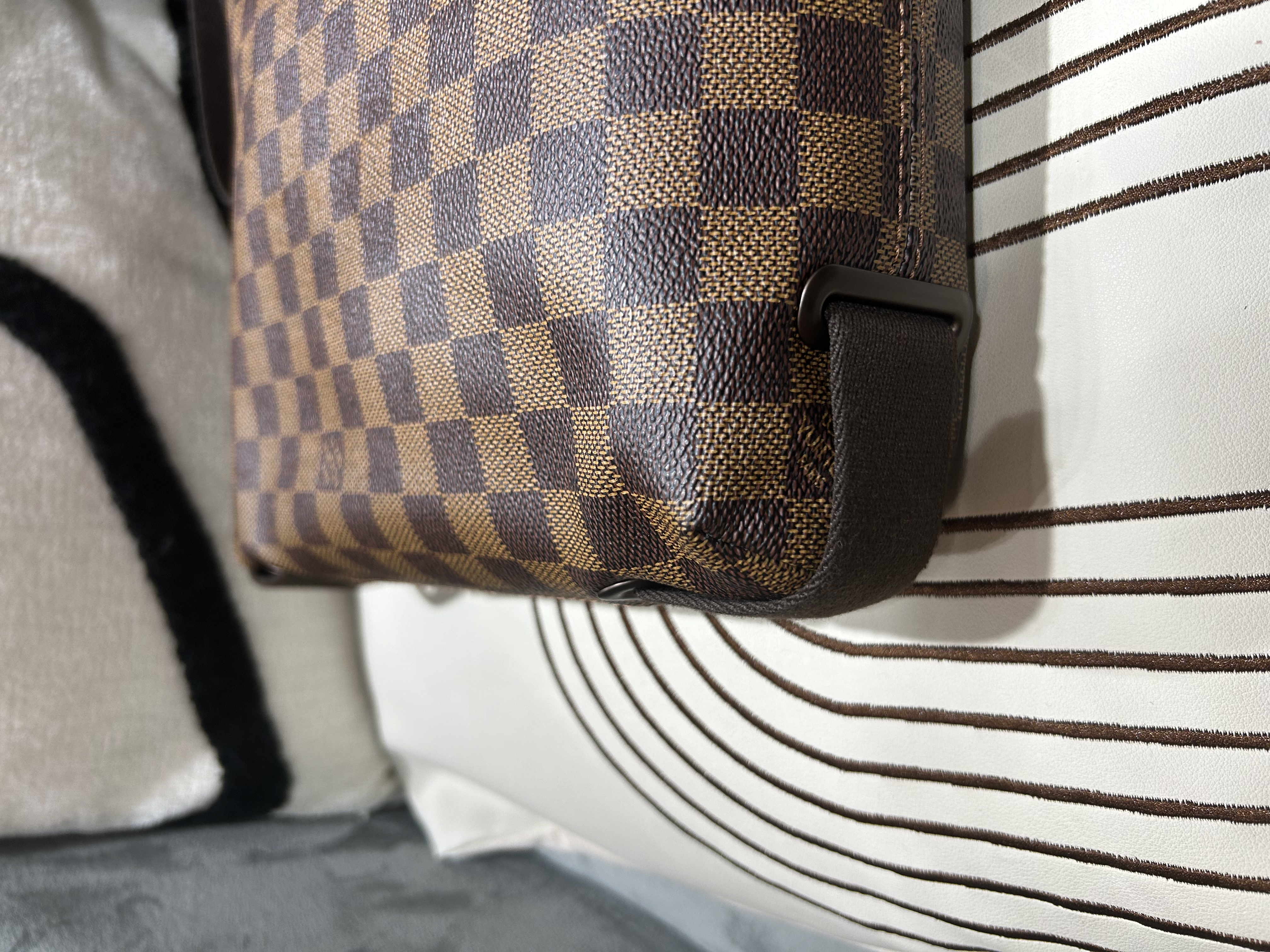Lv DAMIER EBENE BROOKLYN PM, 100%Authentic ,98%new With dust bag 