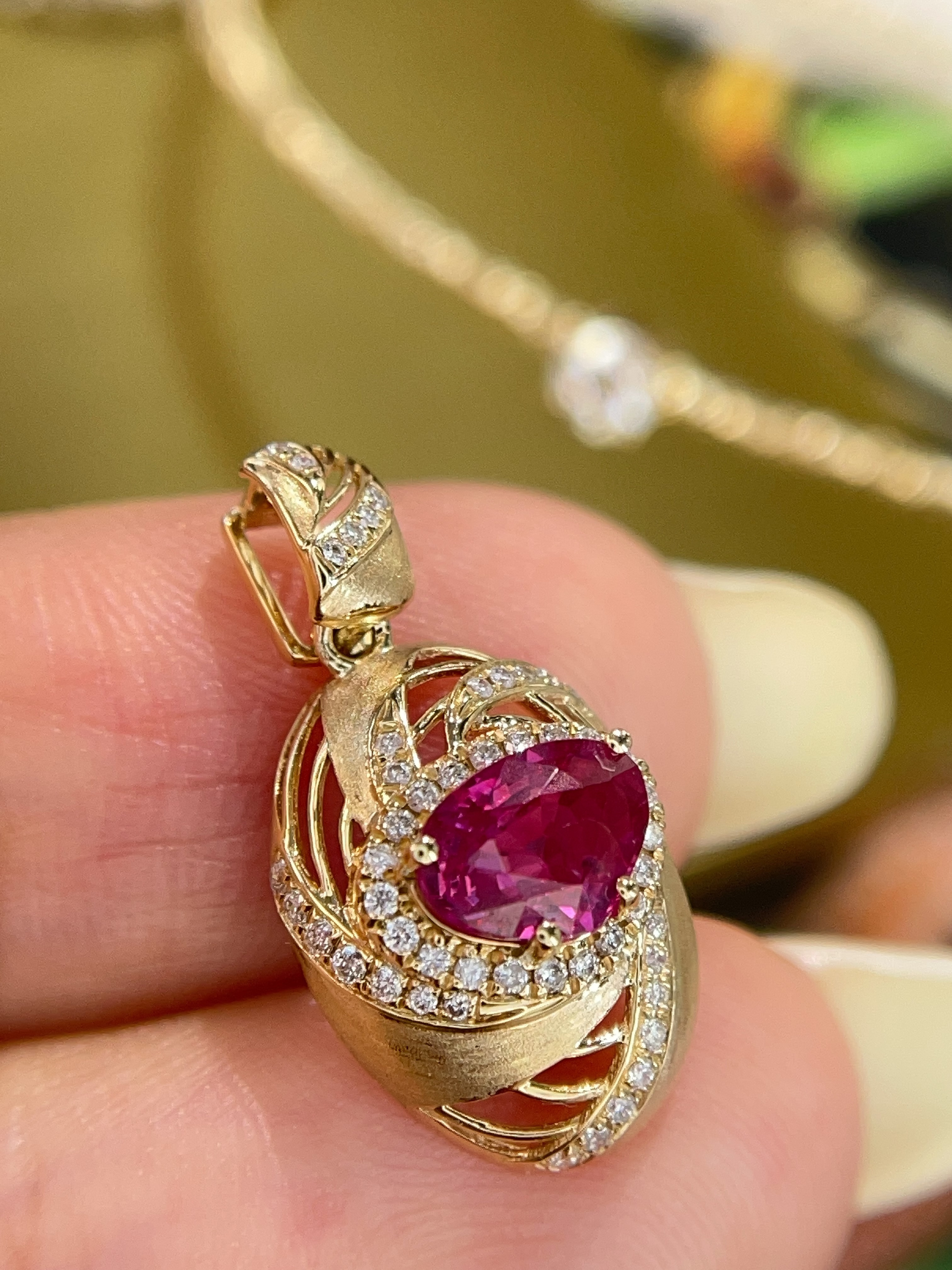 18K Gold Multi-way Ruby Pendant N031807