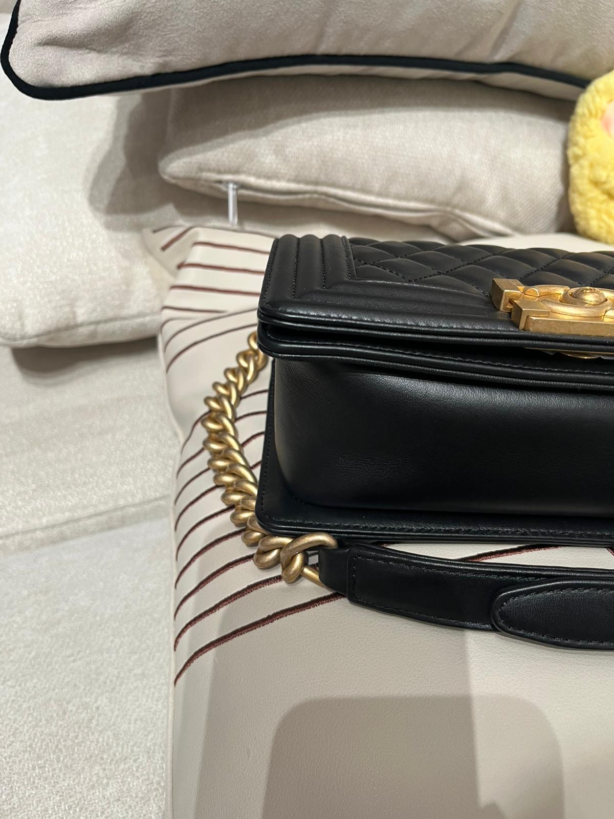 Chanel boy 20cm A67085 黑色牛皮金扣,100%Authentic ,98%new ✅晶片✅dust bag ✅盒