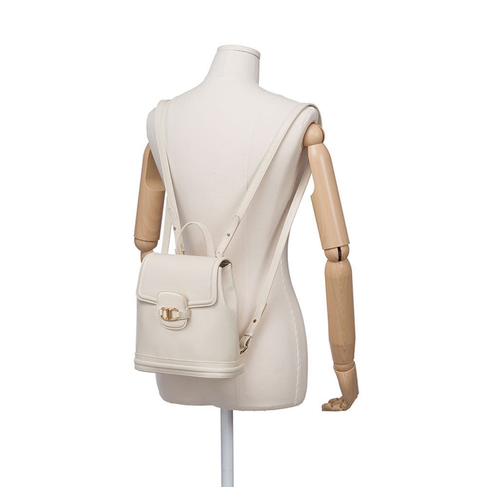 J.estina 白色皮革背包