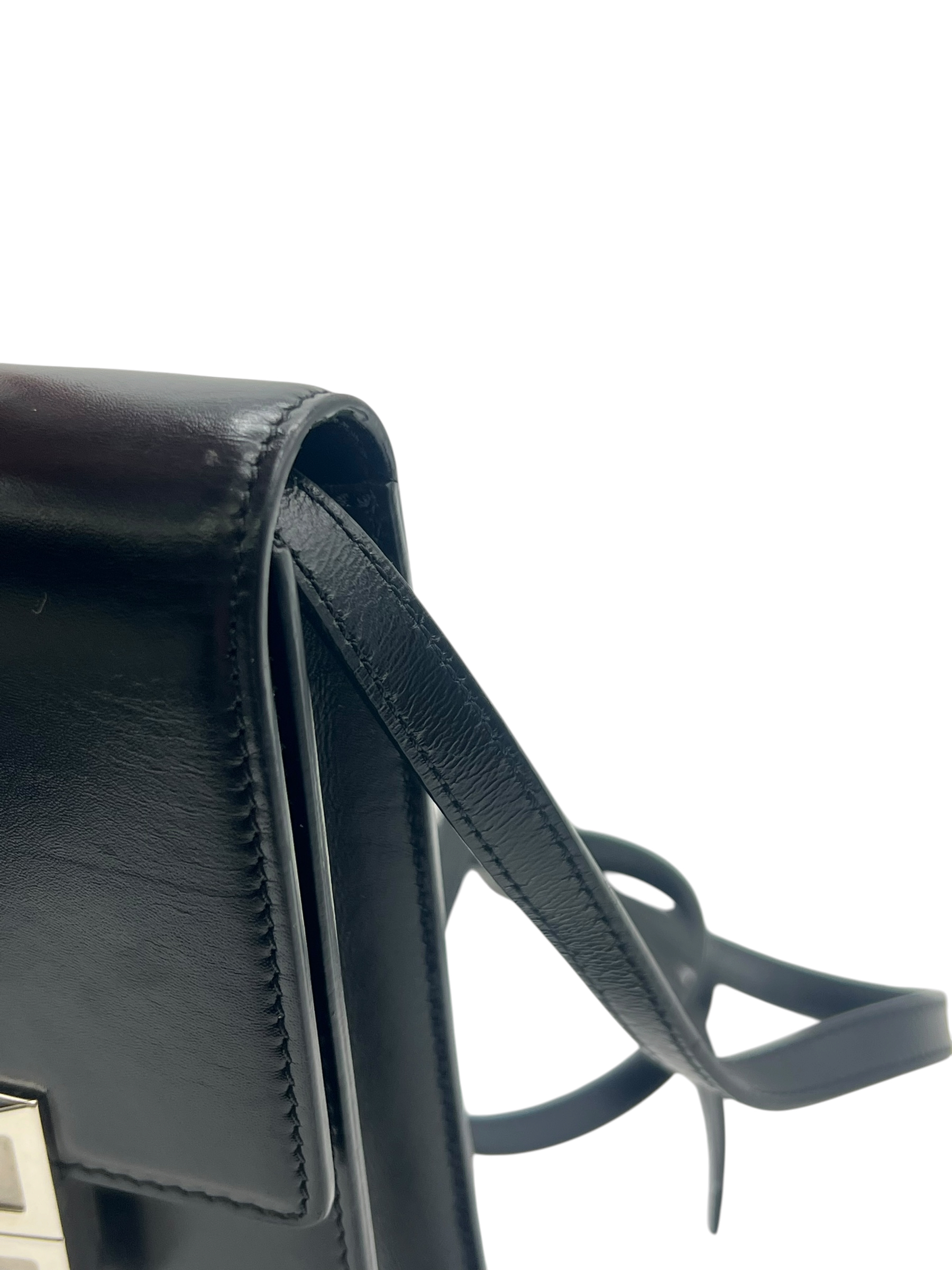 Pre-Owned GIVENCHY 4G Mini Vertical Crossbody Bag / Product Code: 26052304
