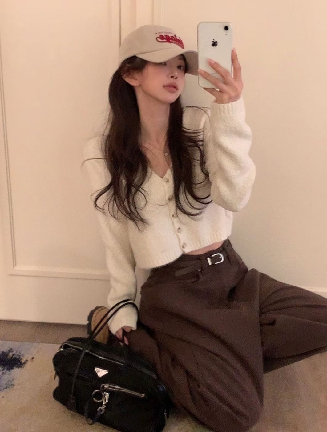 【 精緻女孩𝑷𝒊𝒄𝒌～紙片人！質感粒粒雪球配琥珀鈕扣兩穿上衣🩵】 Snowy Soft Cardigan Top(兩色入)