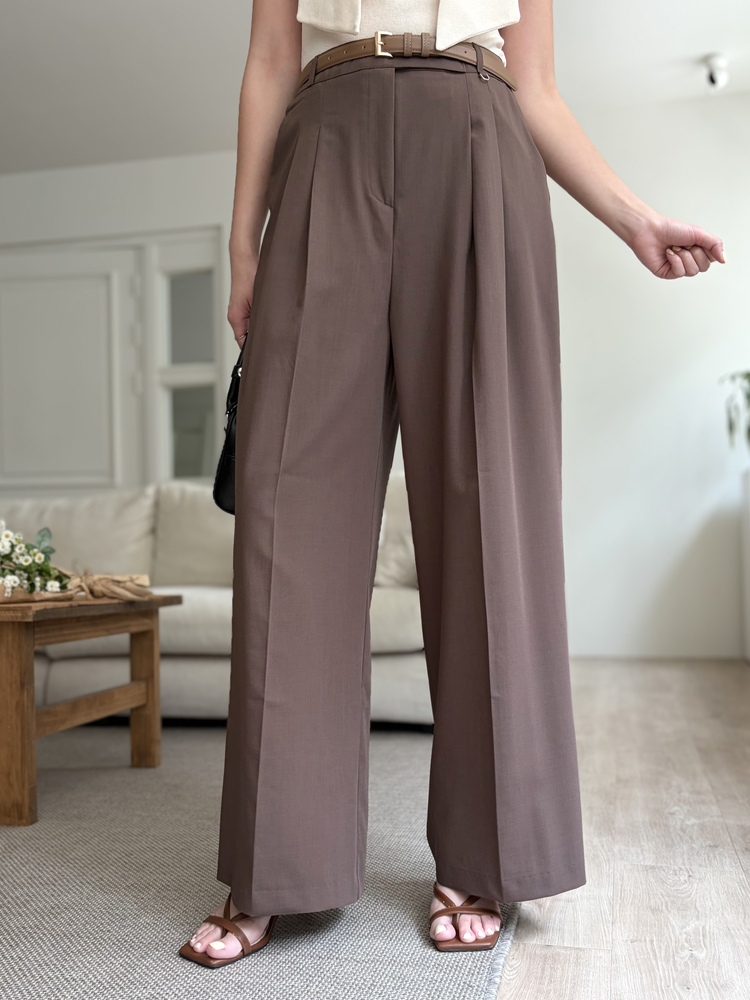 [極薄!] Strap Detail Pleated Pants (Brown)