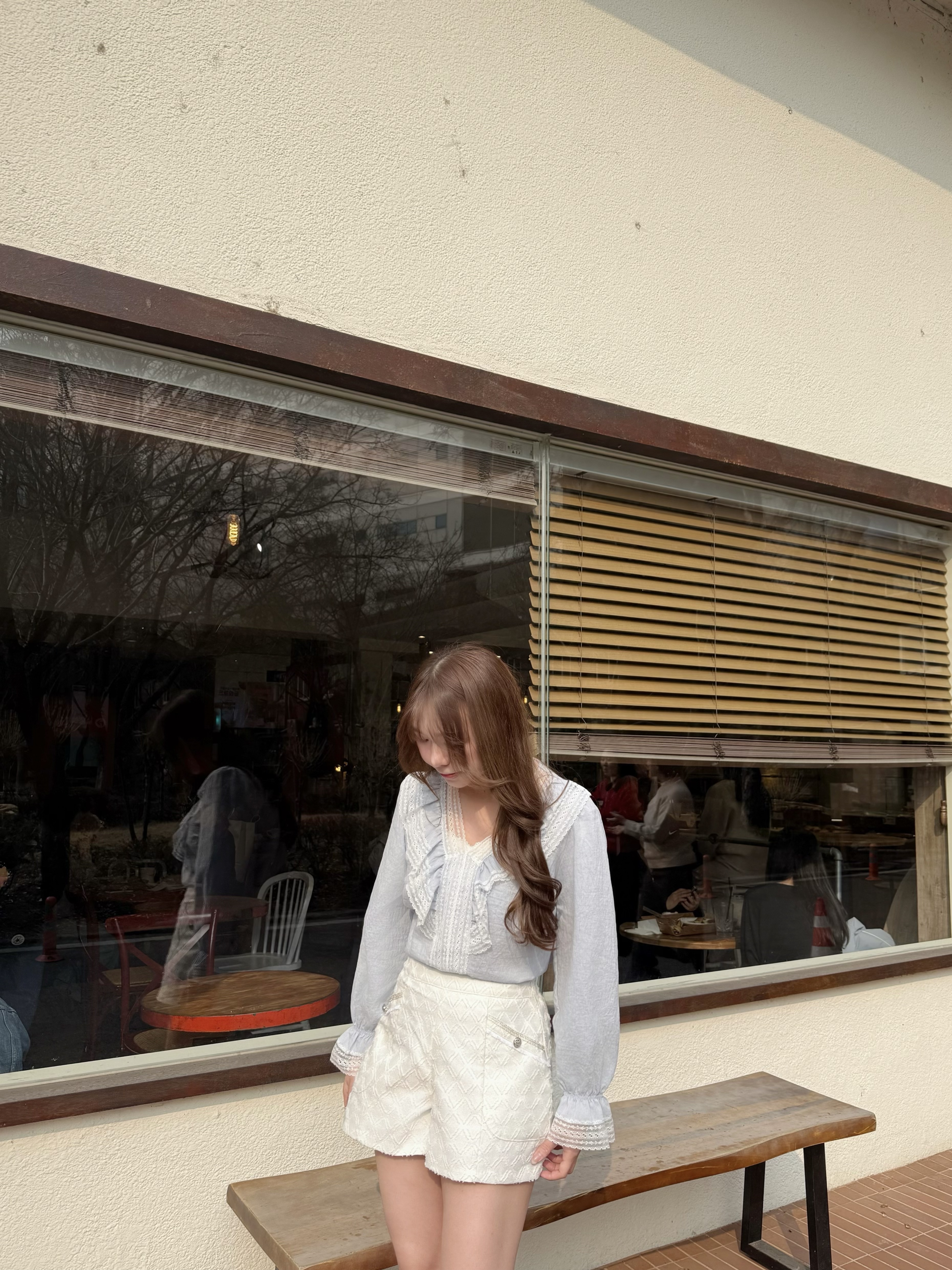 La Dentelle Volant Blouse