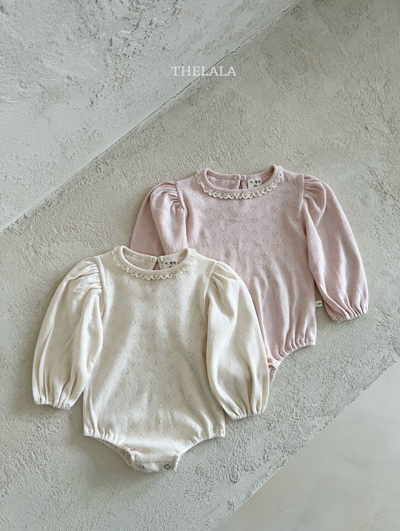 🌸預訂 韓國直送🌸🇰🇷THELALA兩色蕾絲心心通花長袖包屁衣