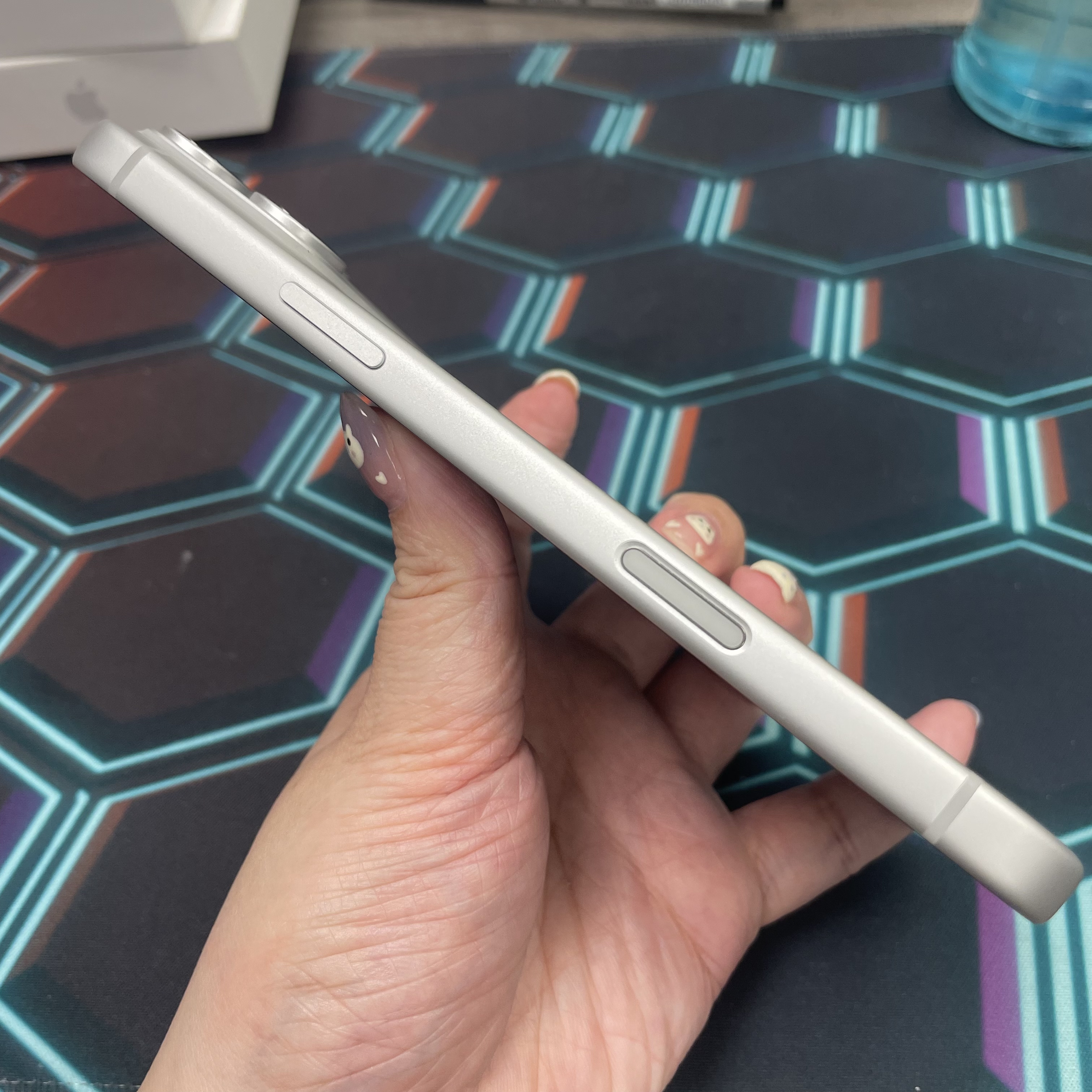 *6780 17 Pro max 未使用品 1TB 電100 銀色 sliver