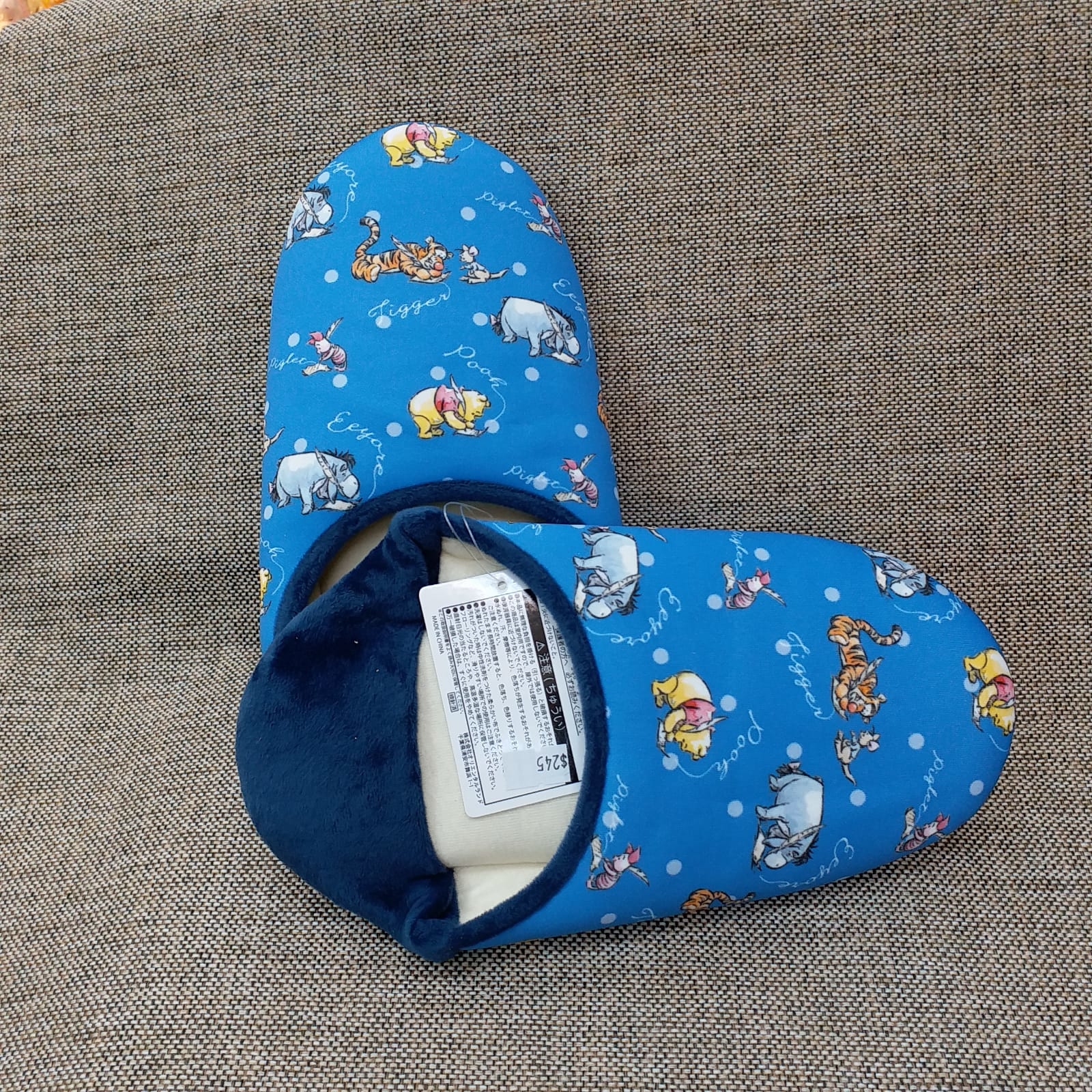 [現貨] [東京迪士尼] AFTERNOON TEA x WINNIE THE POOH 拖鞋 {TF200331}