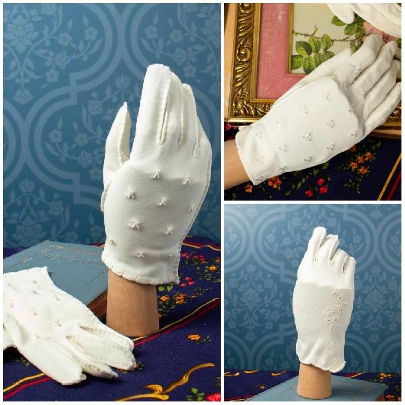 Vintage Embroidered Wrist-Length White Fabric Day Gloves (MT331)