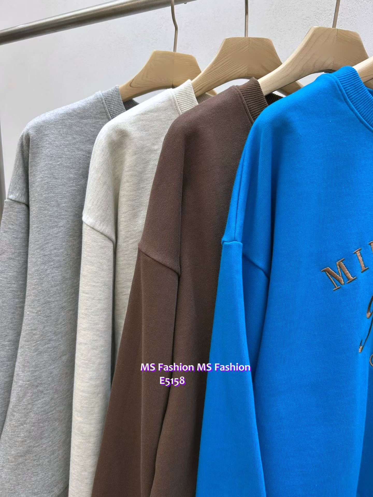 E5158 拼色刺繡字母衛衣