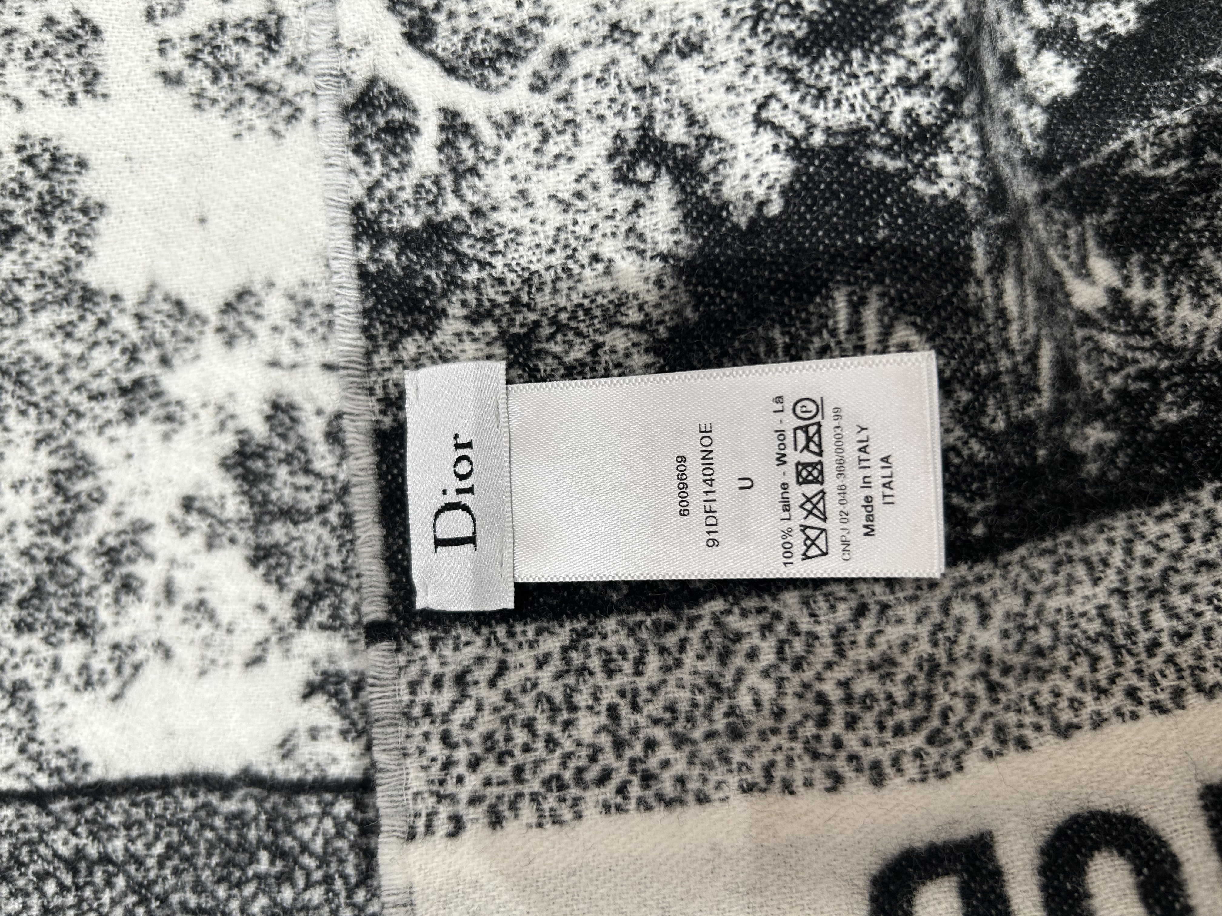 Christian Dior Wool Scarf羊毛圍巾 100%Authentic, 98%New