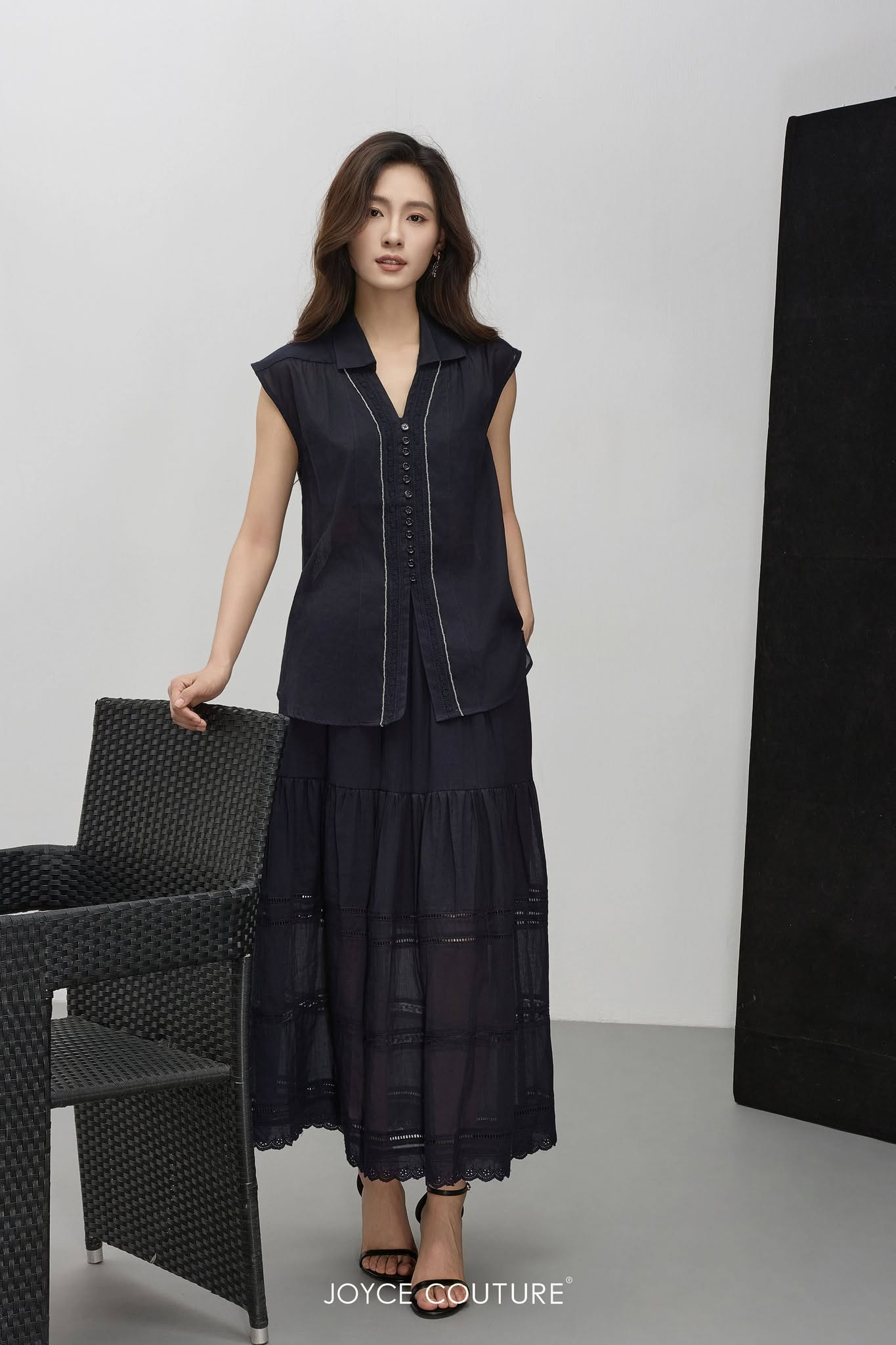 独家V字翻领上衣 T0720