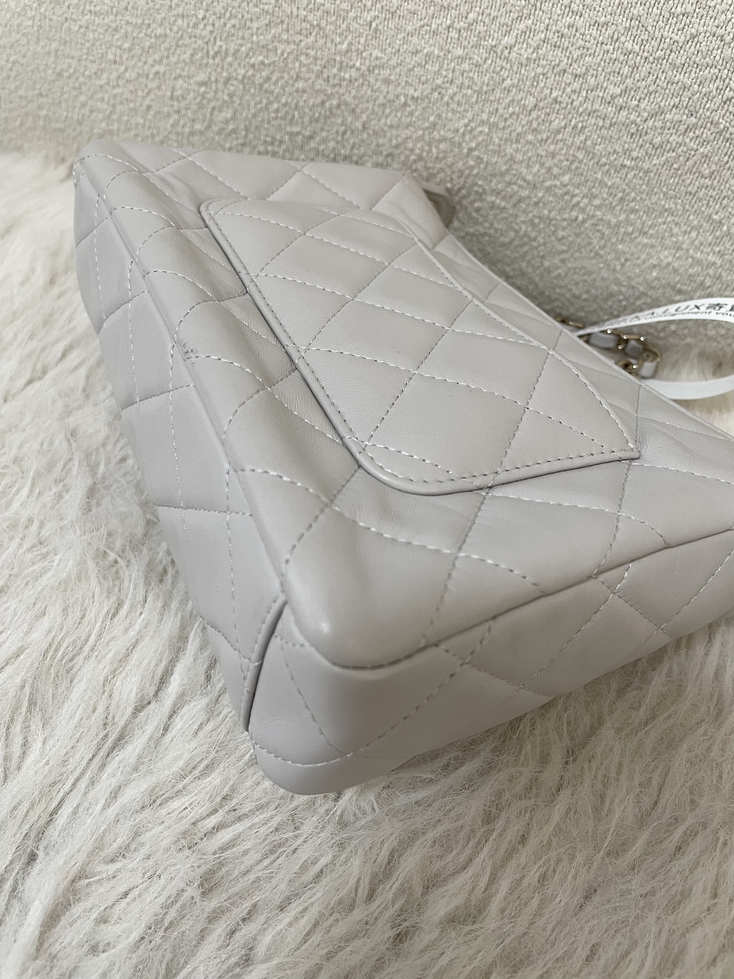 Pre-owned Chanel camera bag/ Product Code: 26031007