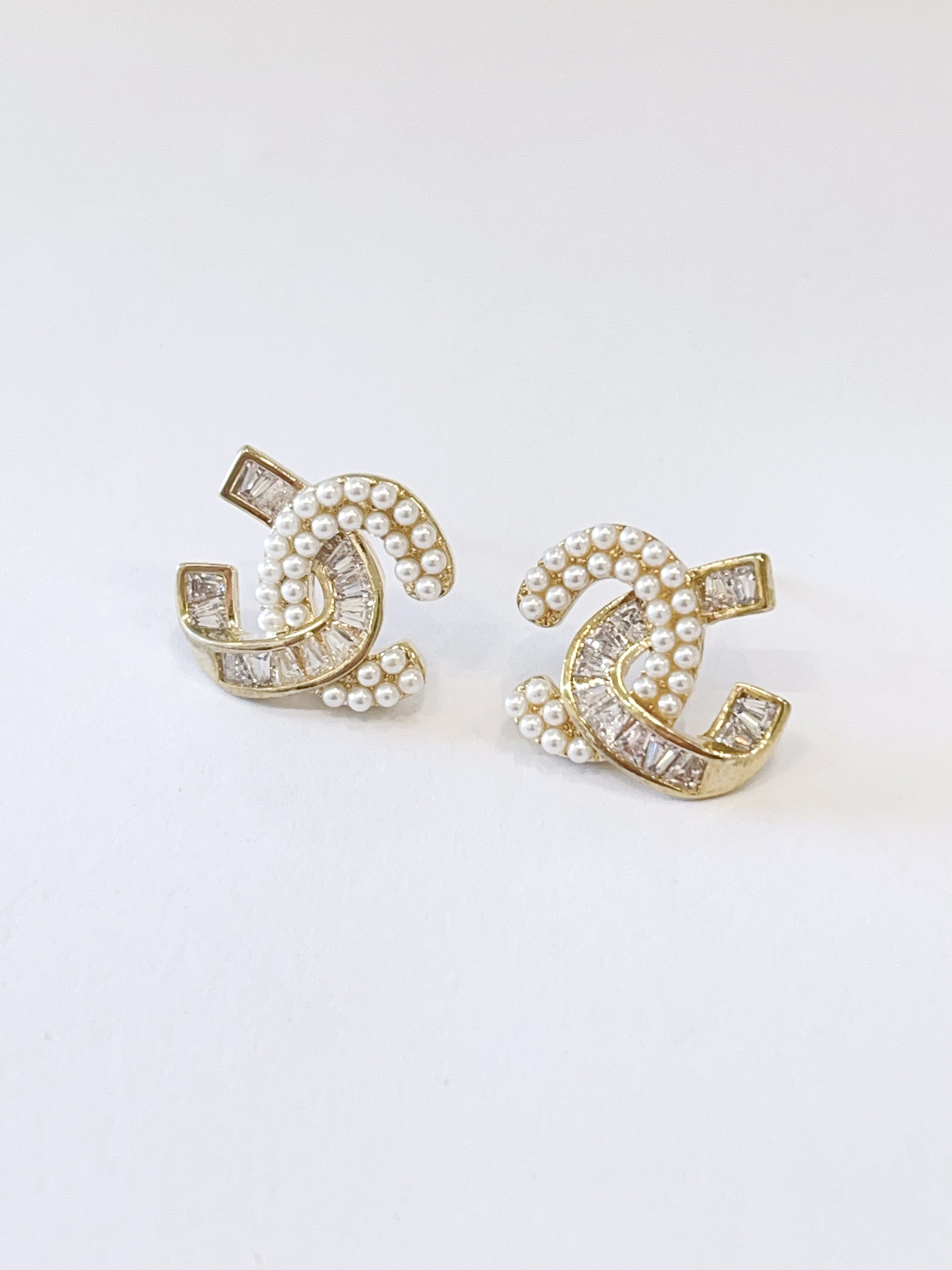 双C珍珠锆石耳环