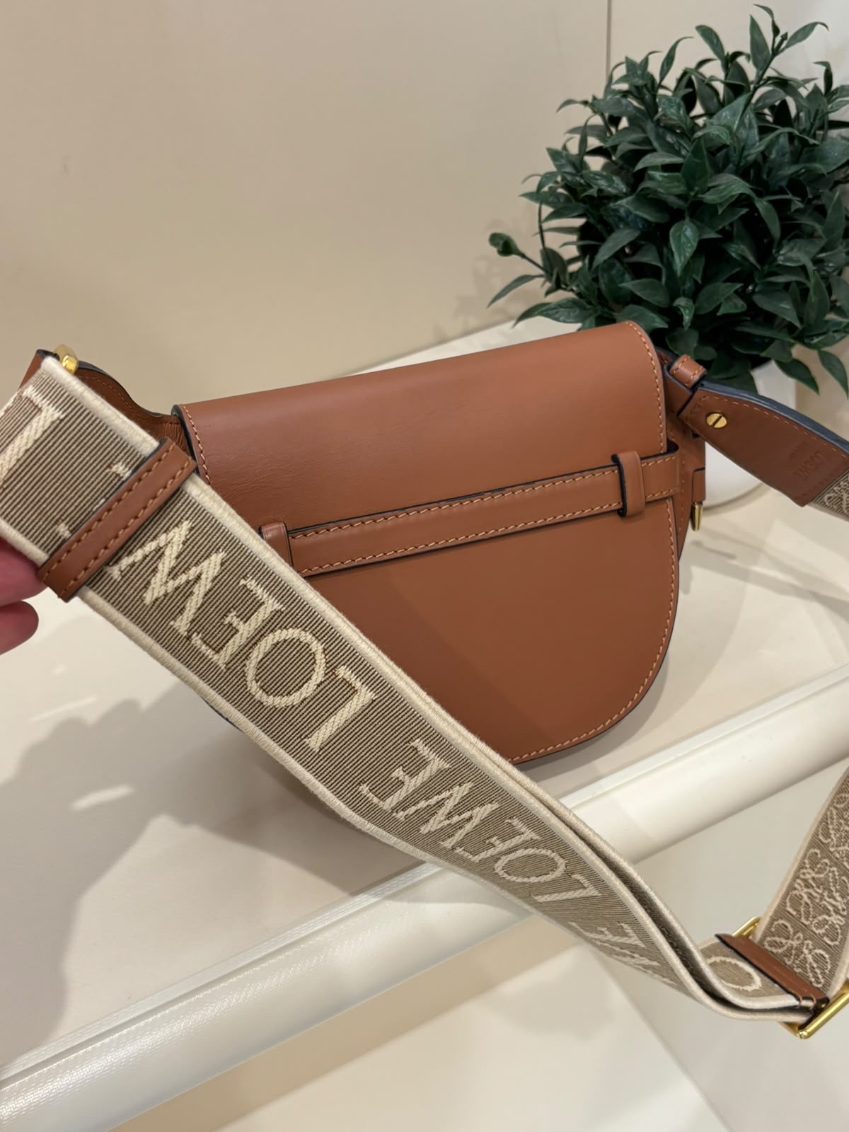 Loewe Mini Gate 手袋 tan 100%Authentic, 98%new  ✅dust bag 