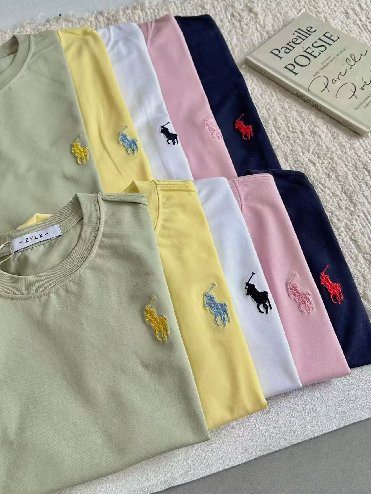 2件起各减$ 10。親子小馬刺繡彩色短袖