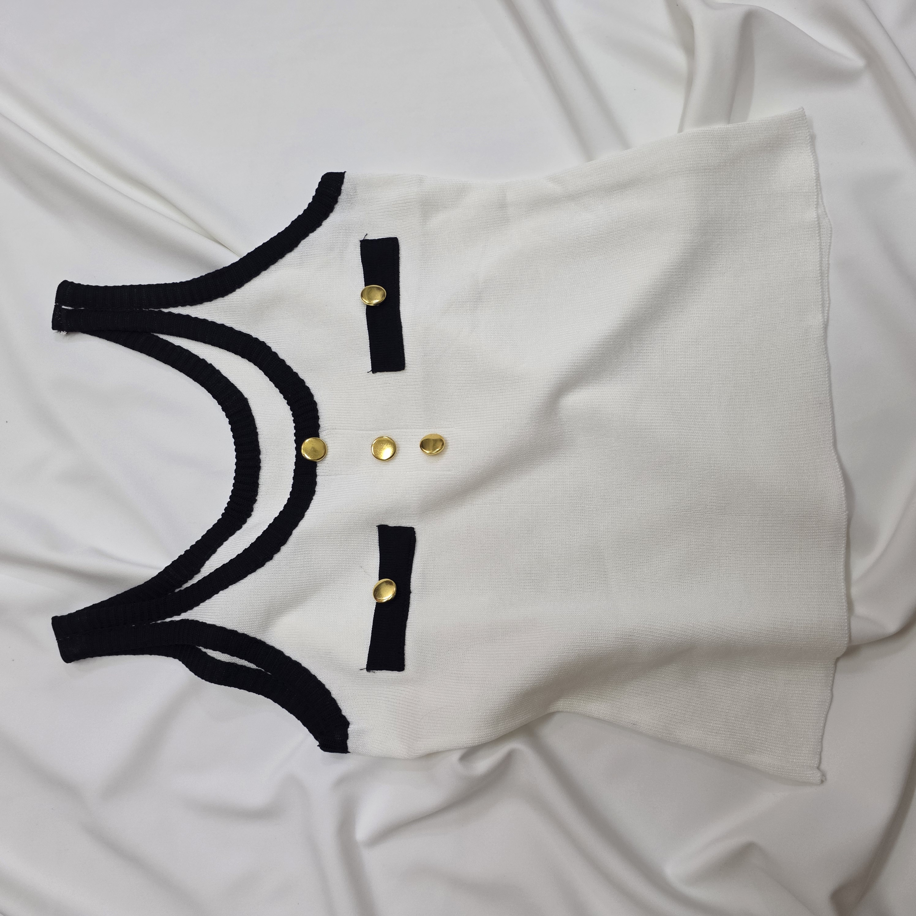 T20022#M6810 [Knit Sleeveless Top] Contrast Trim Button Tank Casual Chic