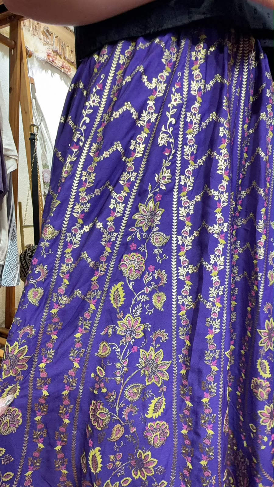 2978 Violet Royal Foil Stamping Skirt 40"
