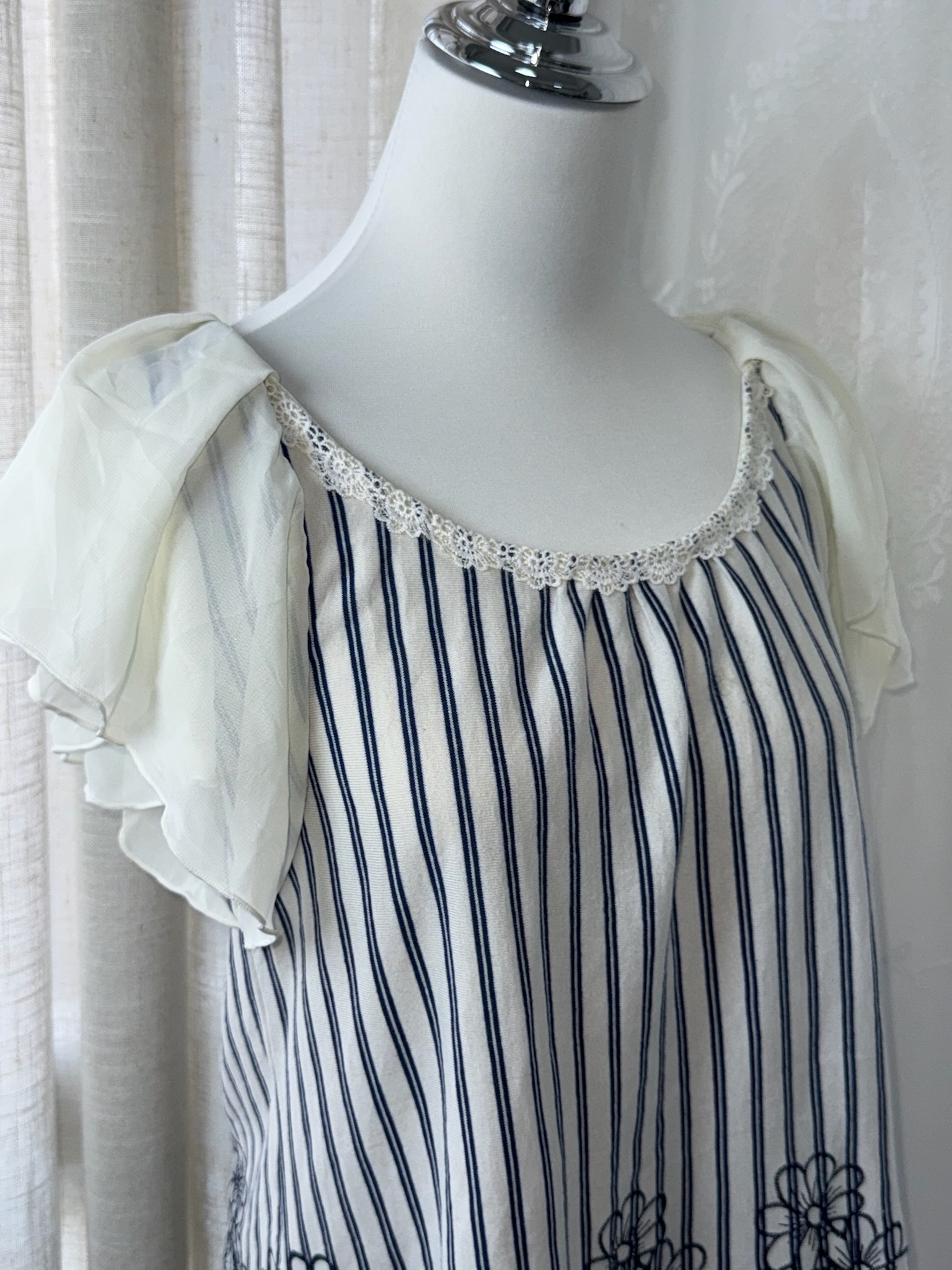 Axes Femme Striped Flutter-Sleeve Lace Top