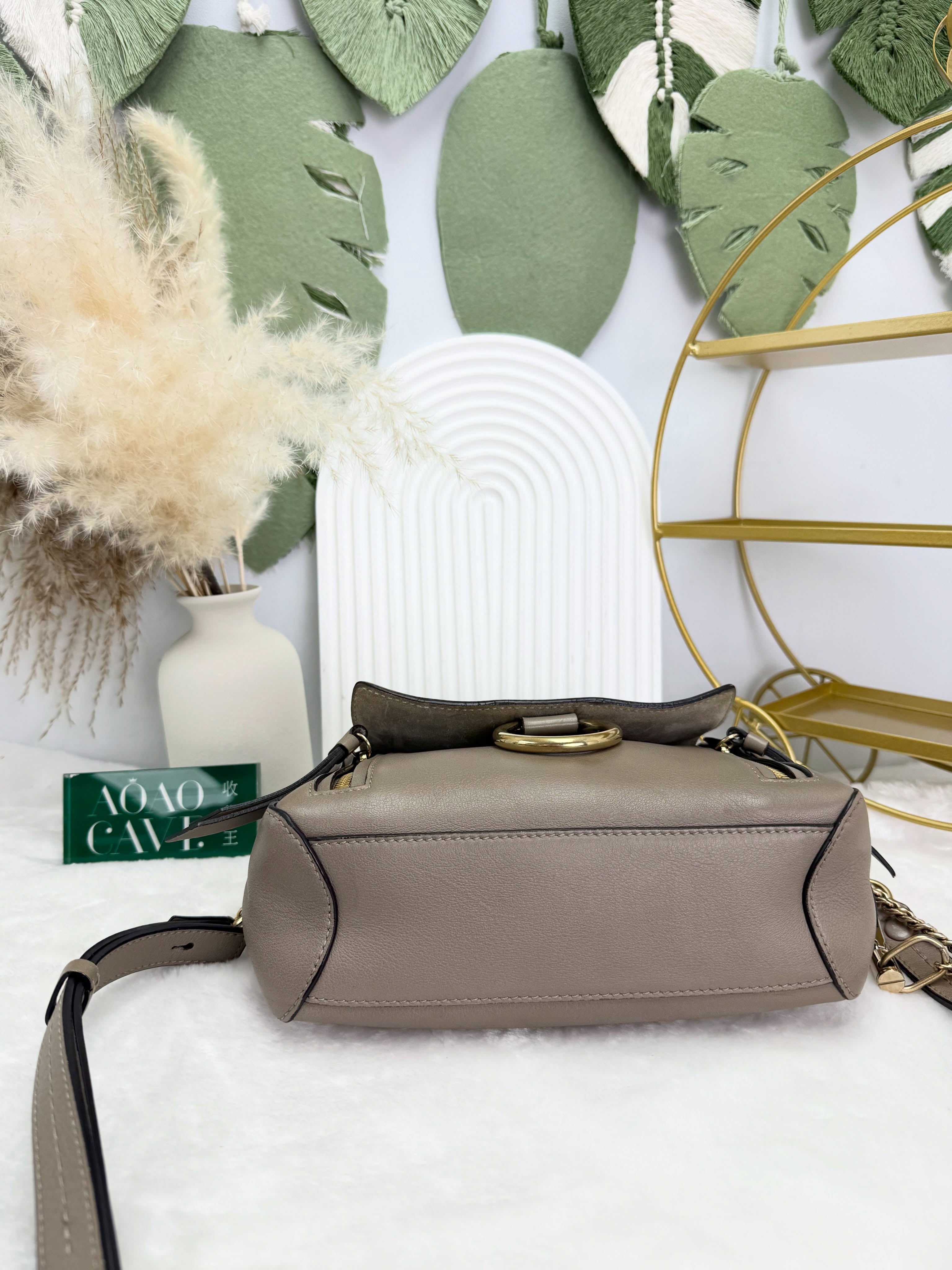 Chloe ✨PRE OWNED 🛍️ 大象灰Faye Day mini 🤎