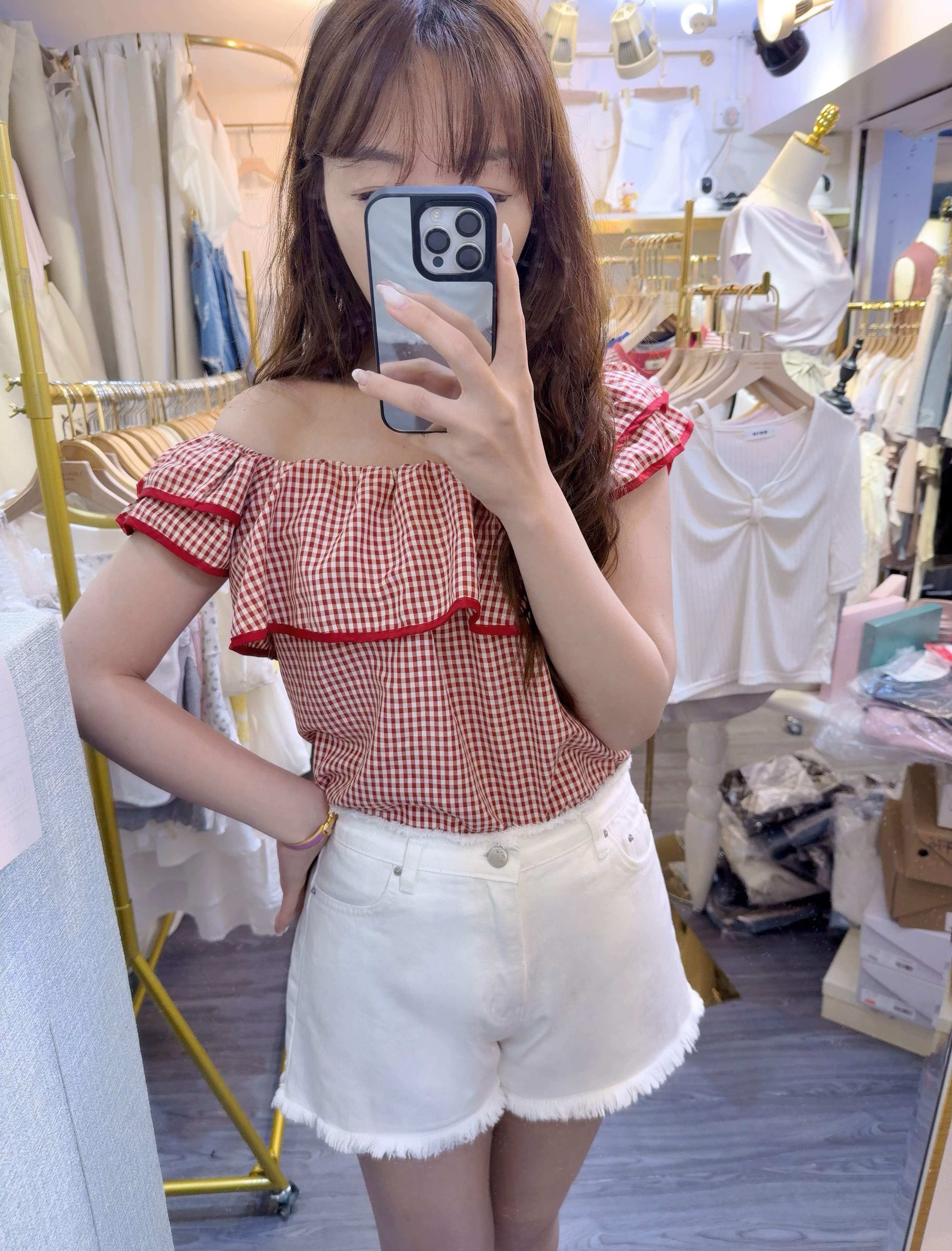 🍋summer time 🍒多著法格仔top露膊敢得 吾露又得 質地薄身舒服 吾誘藍/ 紅/ 黑白必買so so 短牛 係大家鍾意嘅白色同粉紅Size: S/M/L