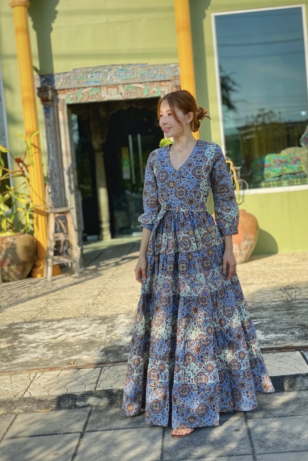 泰國名牌CHEVA - 粉藍綠併色燙金印花連腰帶長版連身裙