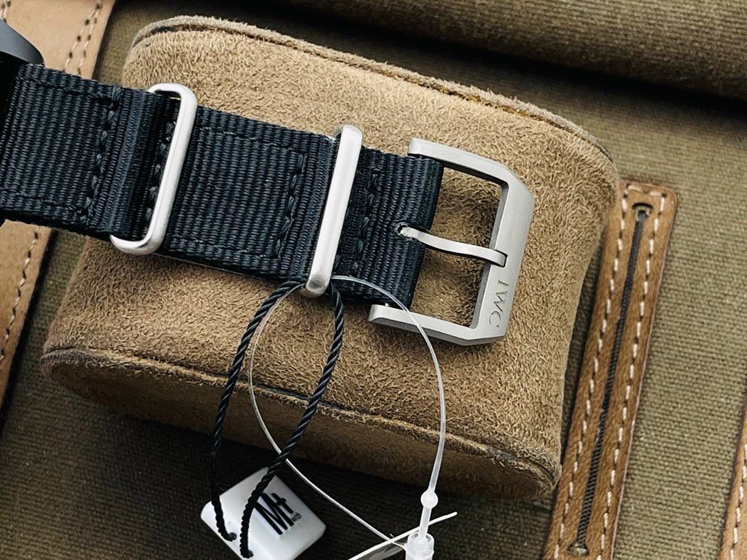 IWC 万国表飞行员系列 TOP GUN 海军空战部队自动机械腕表