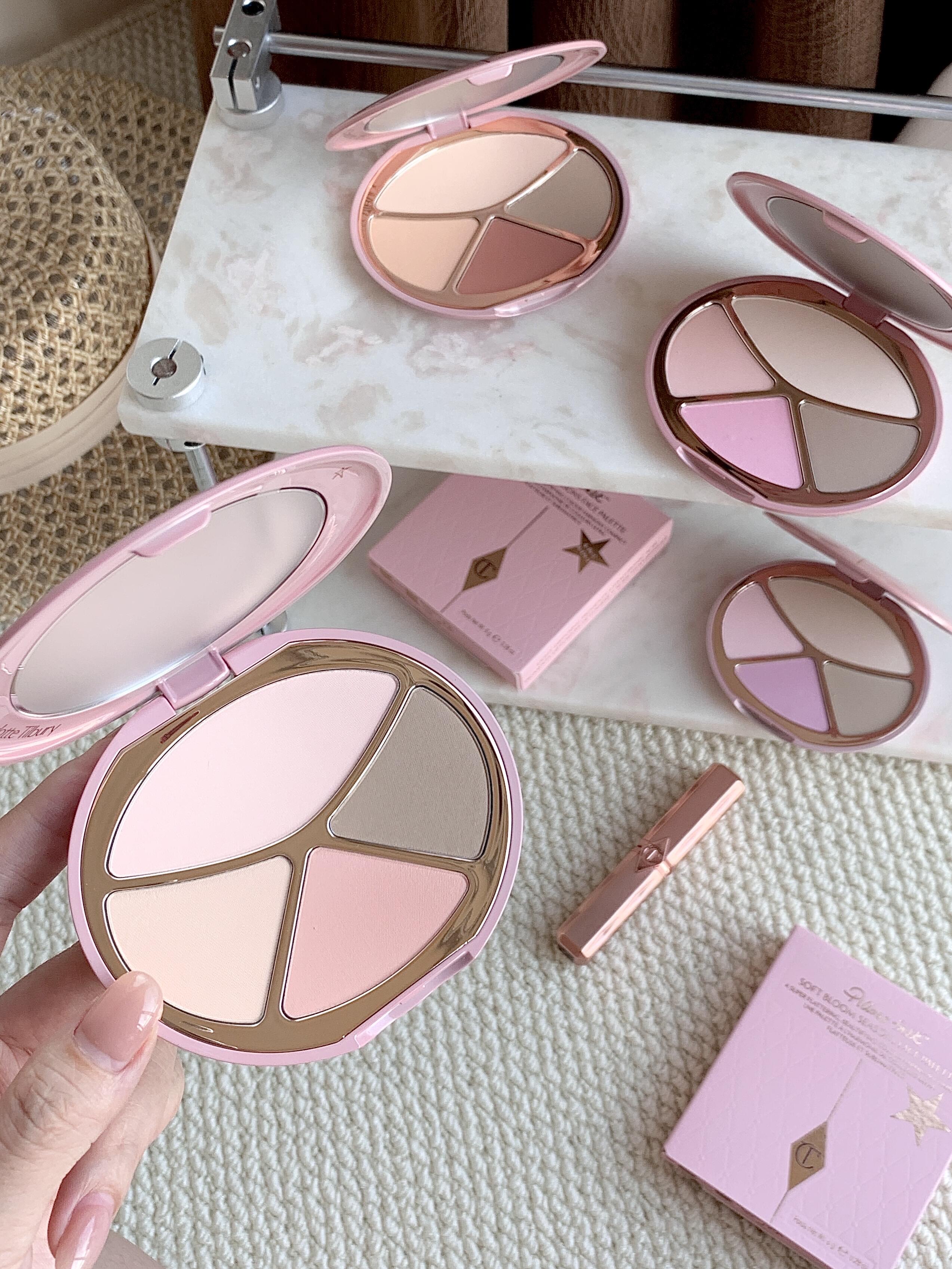 🆕新品！ Charlotte Tilbury CT 四季頰彩盤面部綜合一體盤 胭脂高光修容盤PILLOW TALK SOFT BLOOM SEASONS FACE PALETTE
