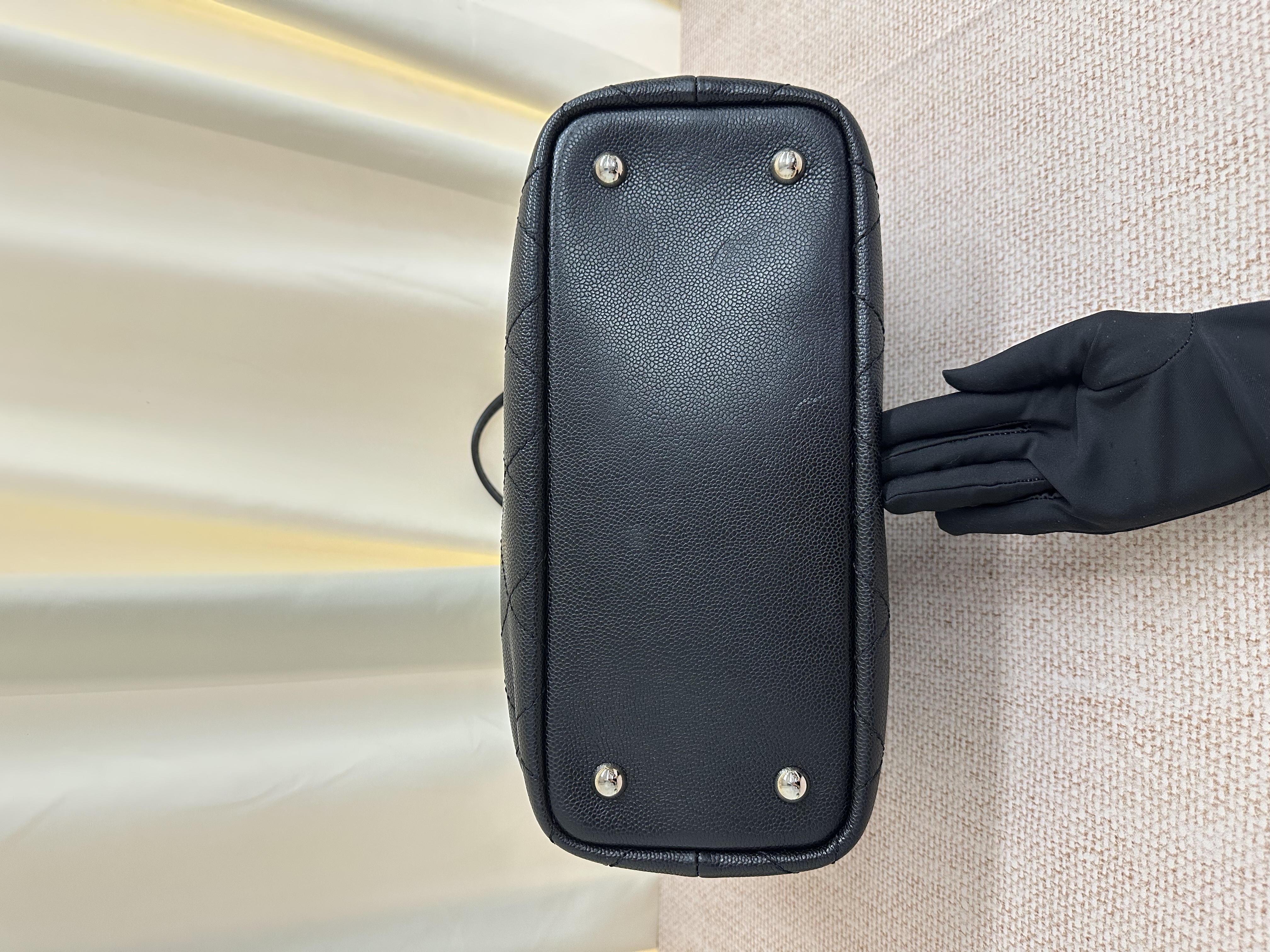 Pre-owned Chanel Caviar Quilted Fever Tote/ Product Code: 26040213