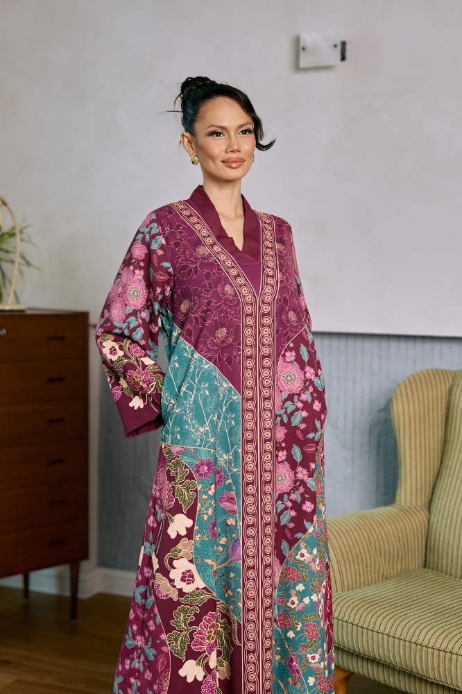 KENCANA in Batik Maroon