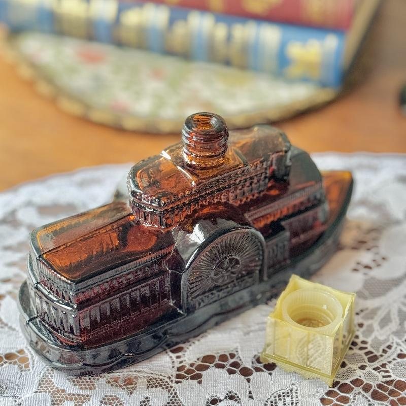Avon Travel Series 1970s Side Wheeler boat perfume bottle - After Shave Cologne Bottle (MT2199)