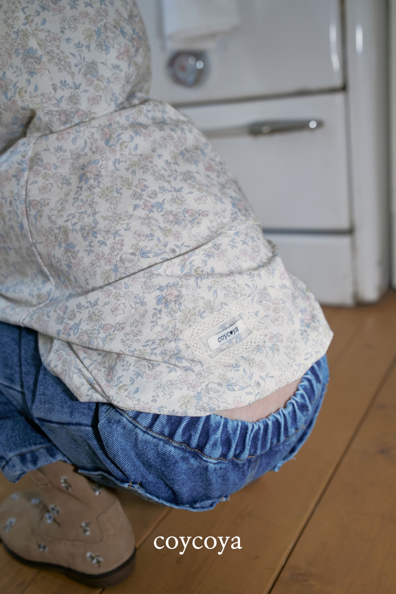 🌸預訂 韓國直送🌸🇰🇷COYCOYA兩色蕾絲花邊碎花連帽上衣