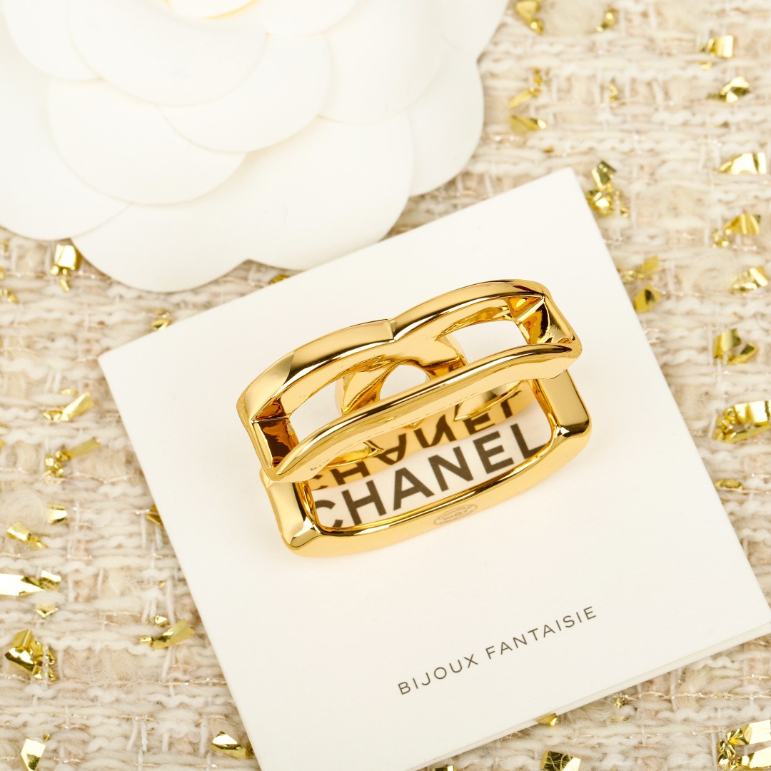 【原單】CHANEL Scarf Ring 鏤空CC絲巾扣 連禮盒