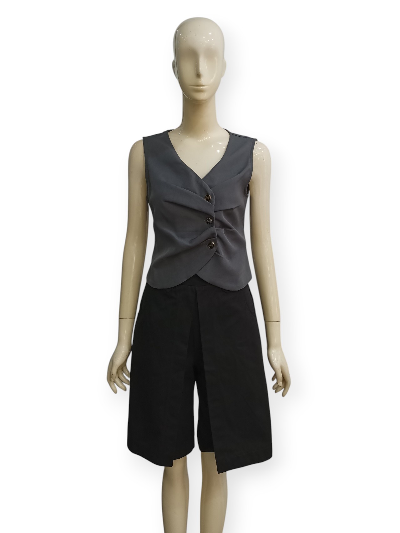 Asymmetrical Vest M240