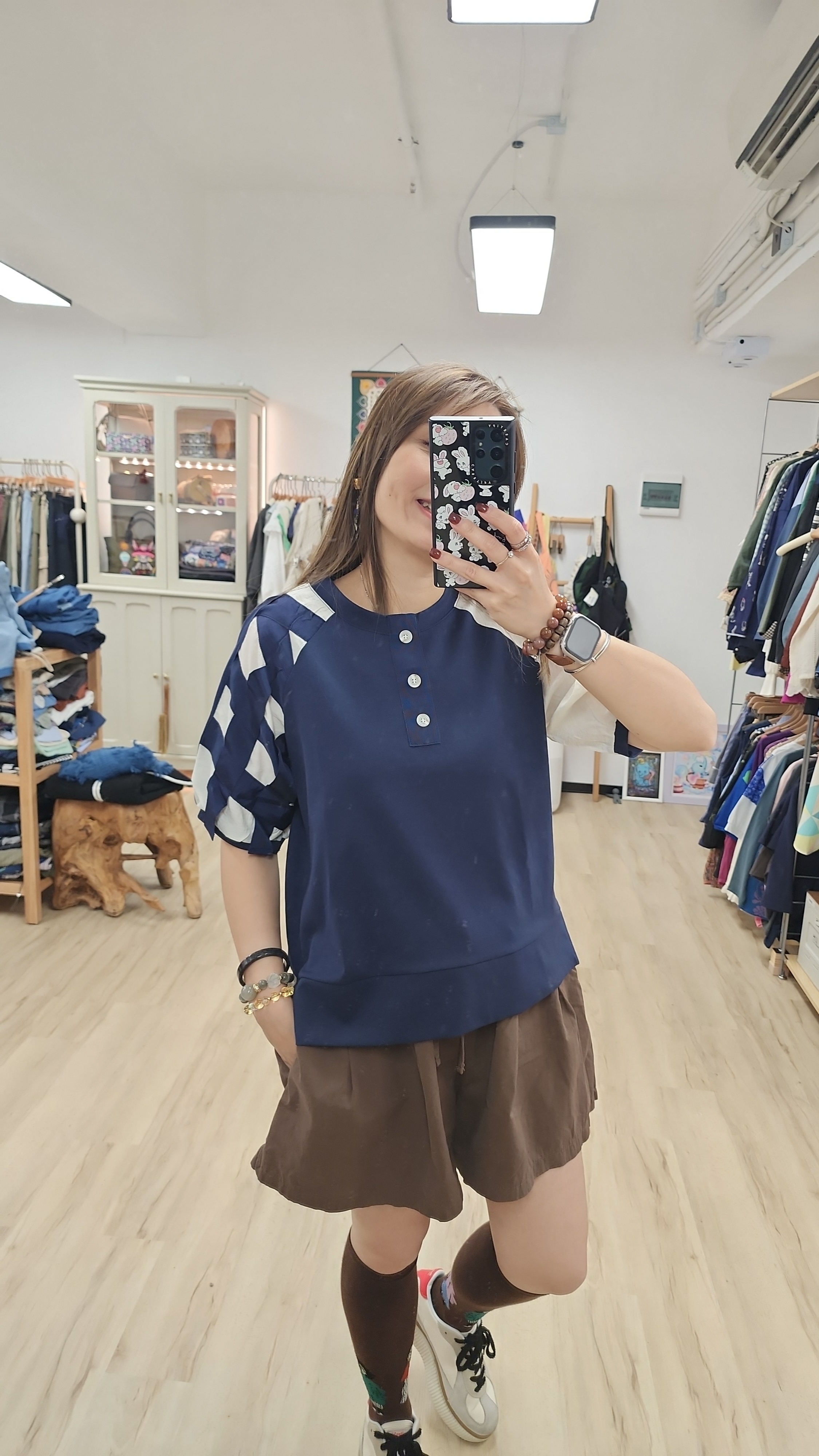 韓國深藍拼米白單格仔袖Tee